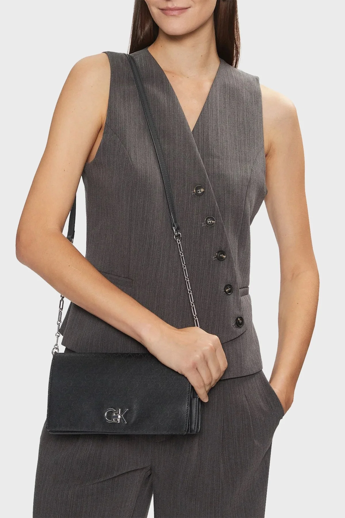 Calvin Klein Logolu Ayarlanabilir Askılı K60K6131410GJ Bayan Çanta K60K613141 0GJ SİYAH - 7