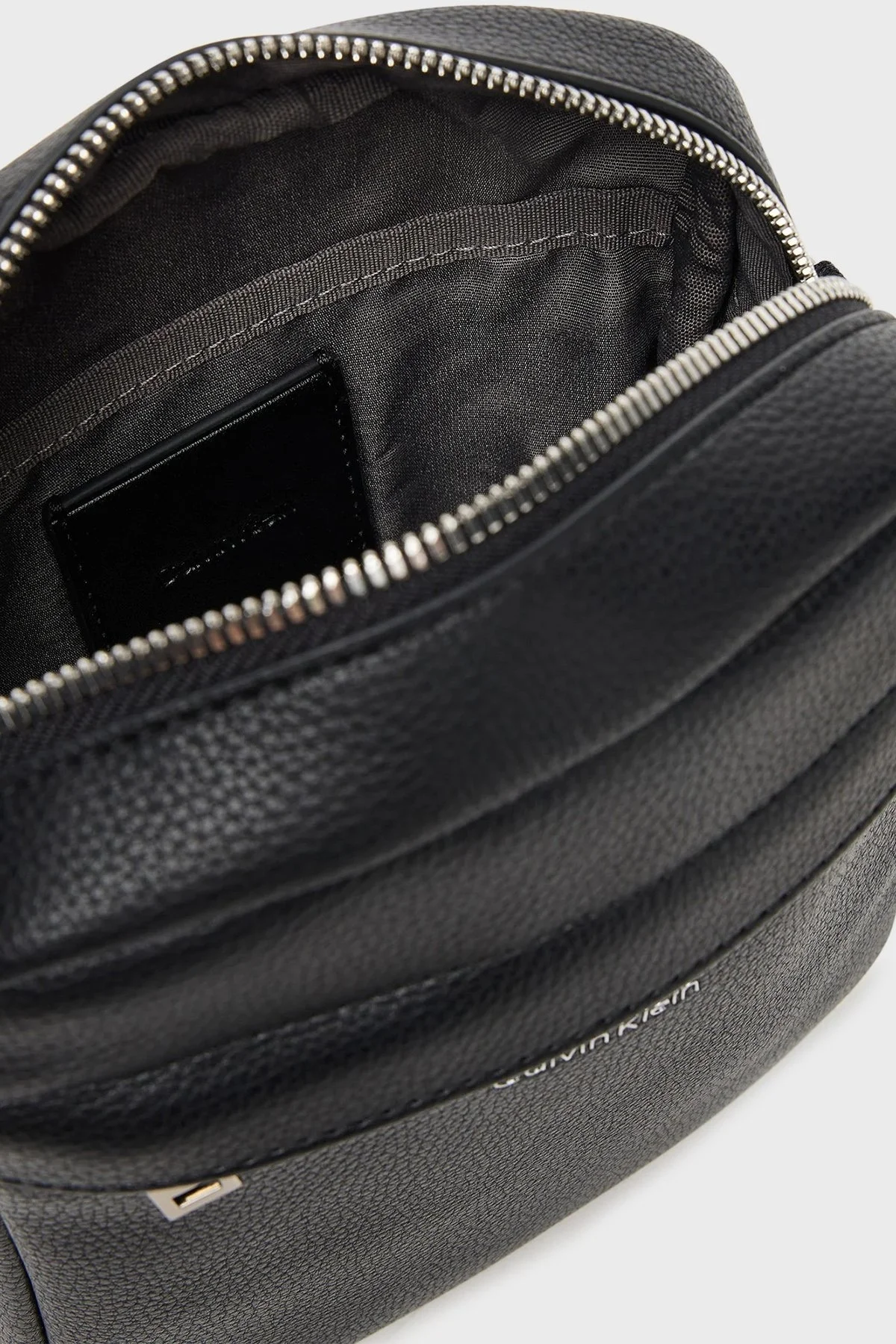Calvin Klein Logolu Ayarlanabilir Askılı LV04D3160GUB1 Erkek Çanta LV04D3160G UB1 SİYAH - 5