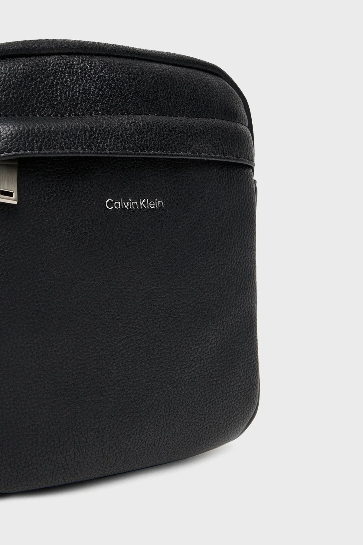 Calvin Klein Logolu Ayarlanabilir Askılı LV04D3160GUB1 Erkek Çanta LV04D3160G UB1 SİYAH - 6