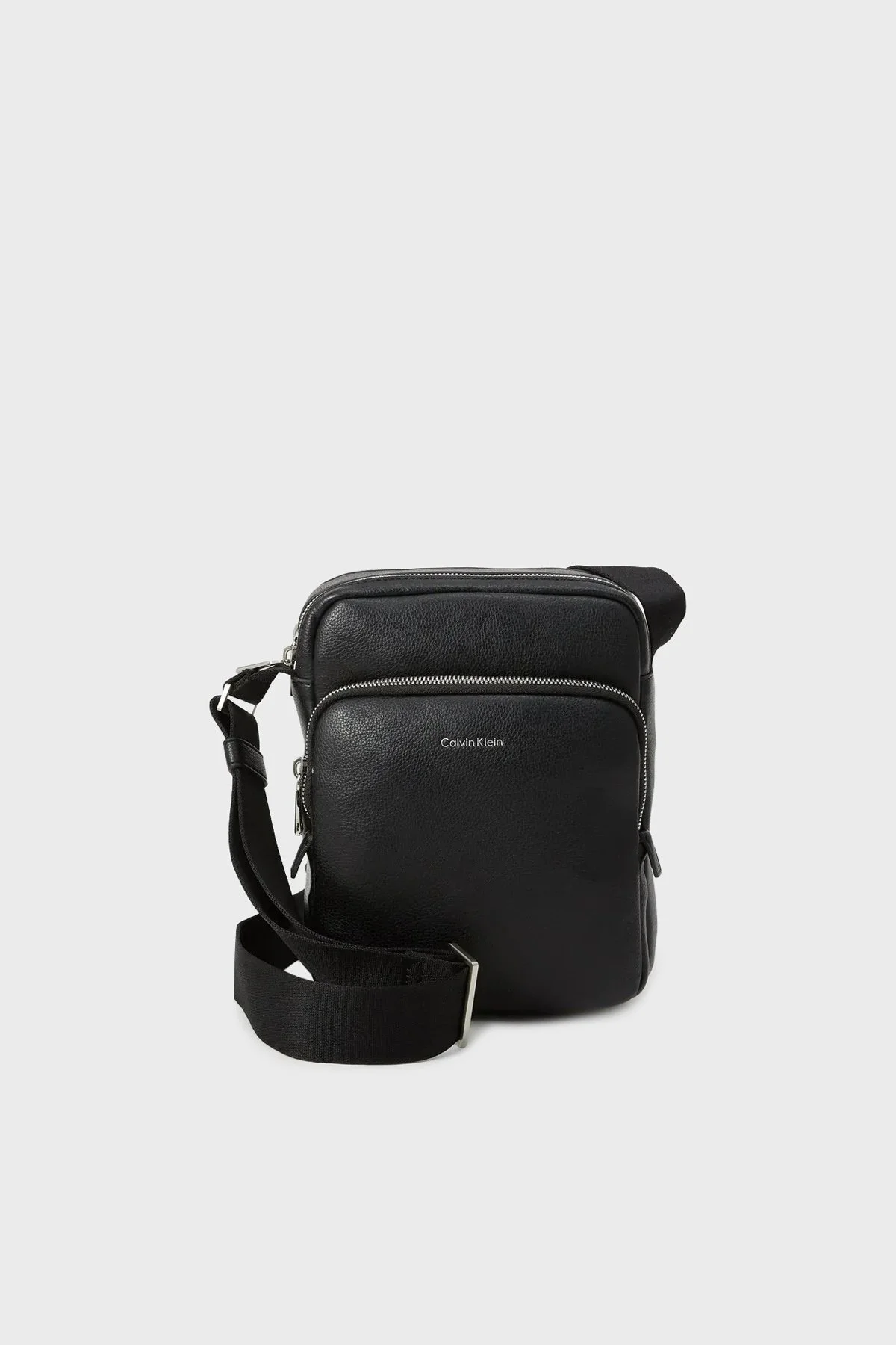 Calvin Klein Logolu Ayarlanabilir Askılı LV04D3317GUB1 Erkek Çanta LV04D3317G UB1 SİYAH - 1