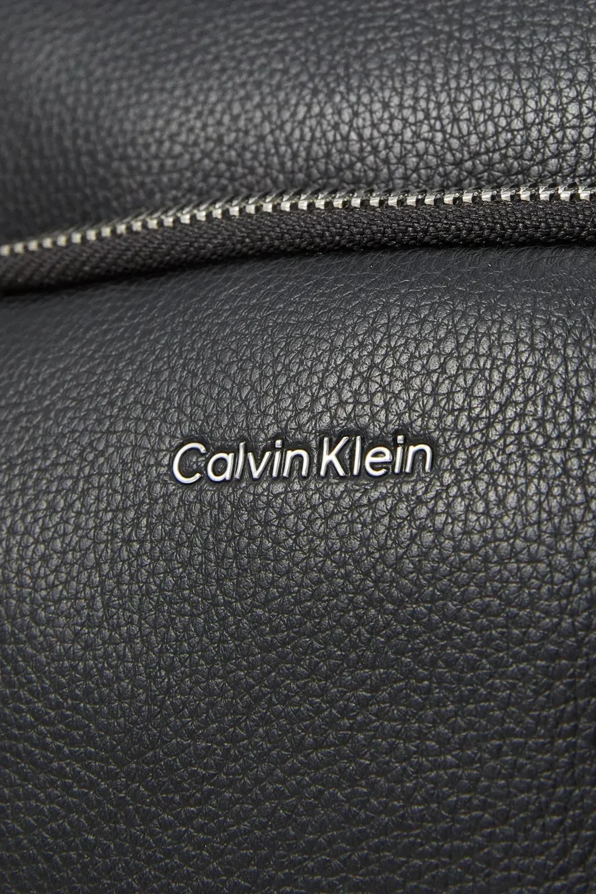 Calvin Klein Logolu Ayarlanabilir Askılı LV04D3317GUB1 Erkek Çanta LV04D3317G UB1 SİYAH - 4