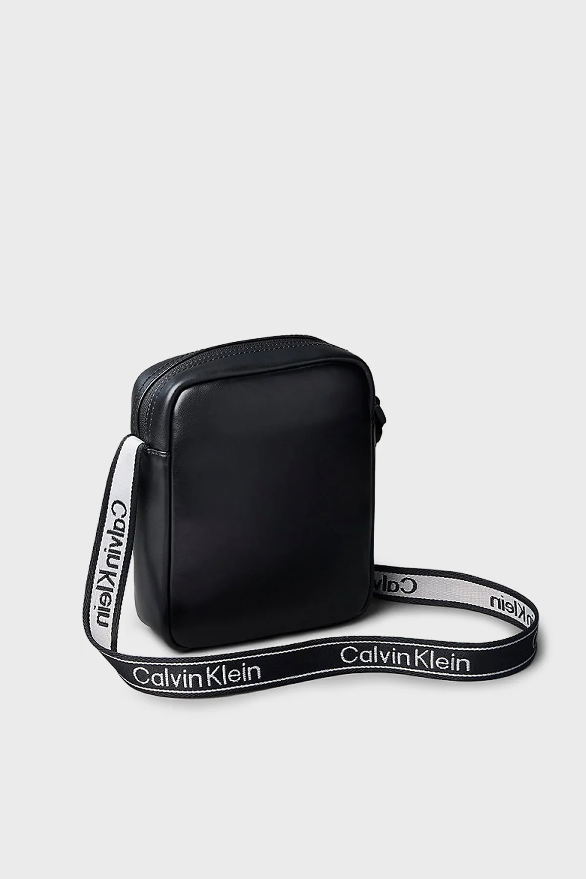 Calvin Klein Logolu Ayarlanabilir Askılı LV04D3418GUB1 Erkek Çanta LV04D3418G UB1 Siyah - 3