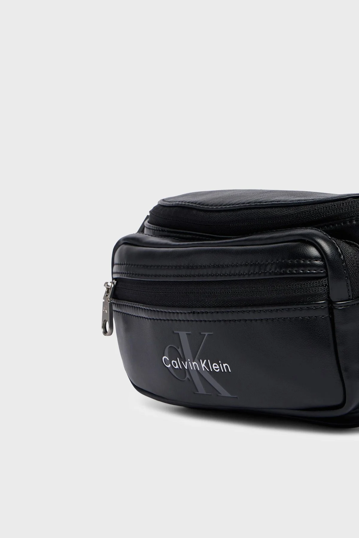 Calvin Klein Logolu Ayarlanabilir Askılı LV04D3419GUB1 Erkek Bel Çantası LV04D3419G UB1 SİYAH - 5