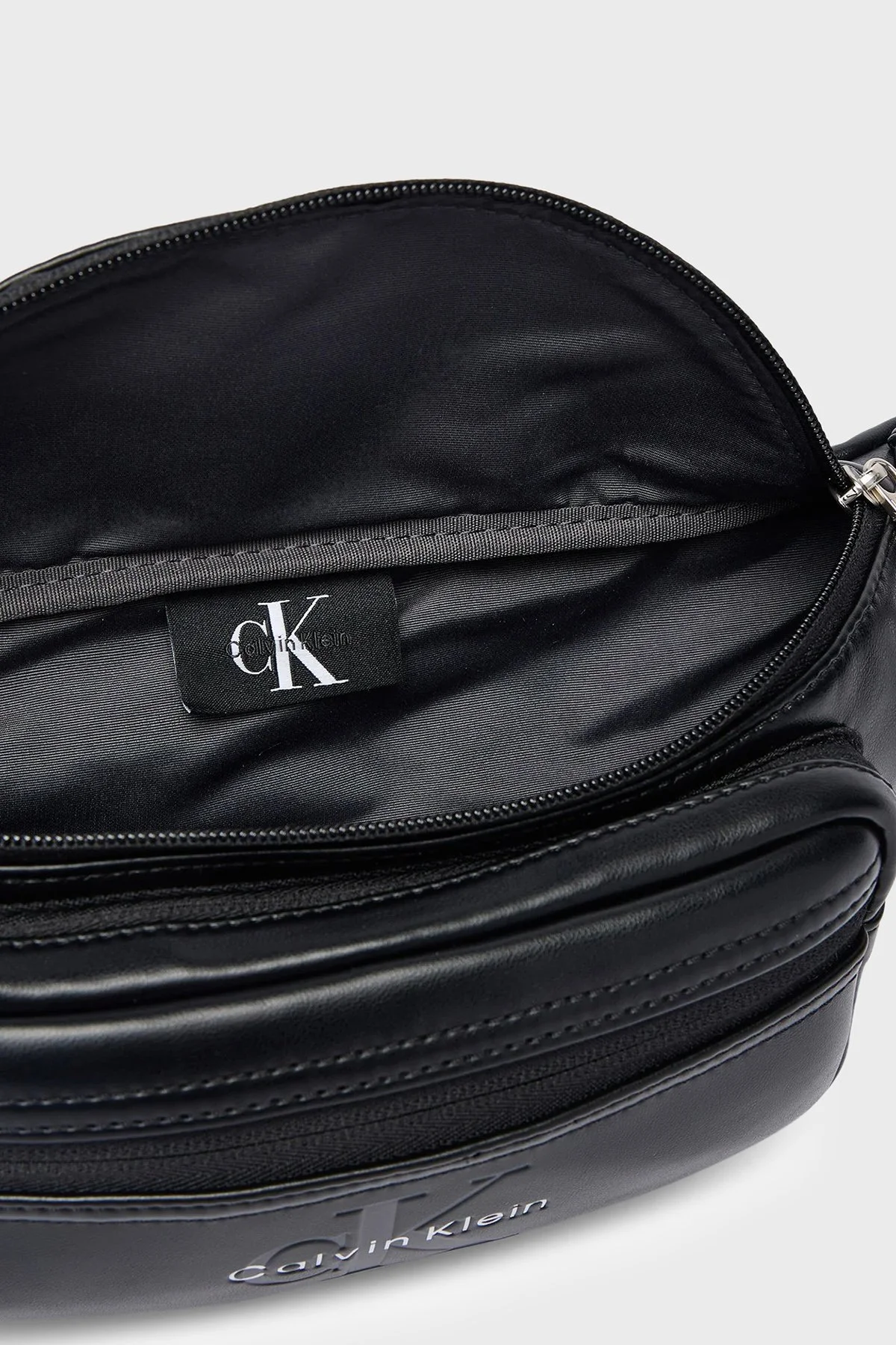 Calvin Klein Logolu Ayarlanabilir Askılı LV04D3419GUB1 Erkek Bel Çantası LV04D3419G UB1 SİYAH - 6