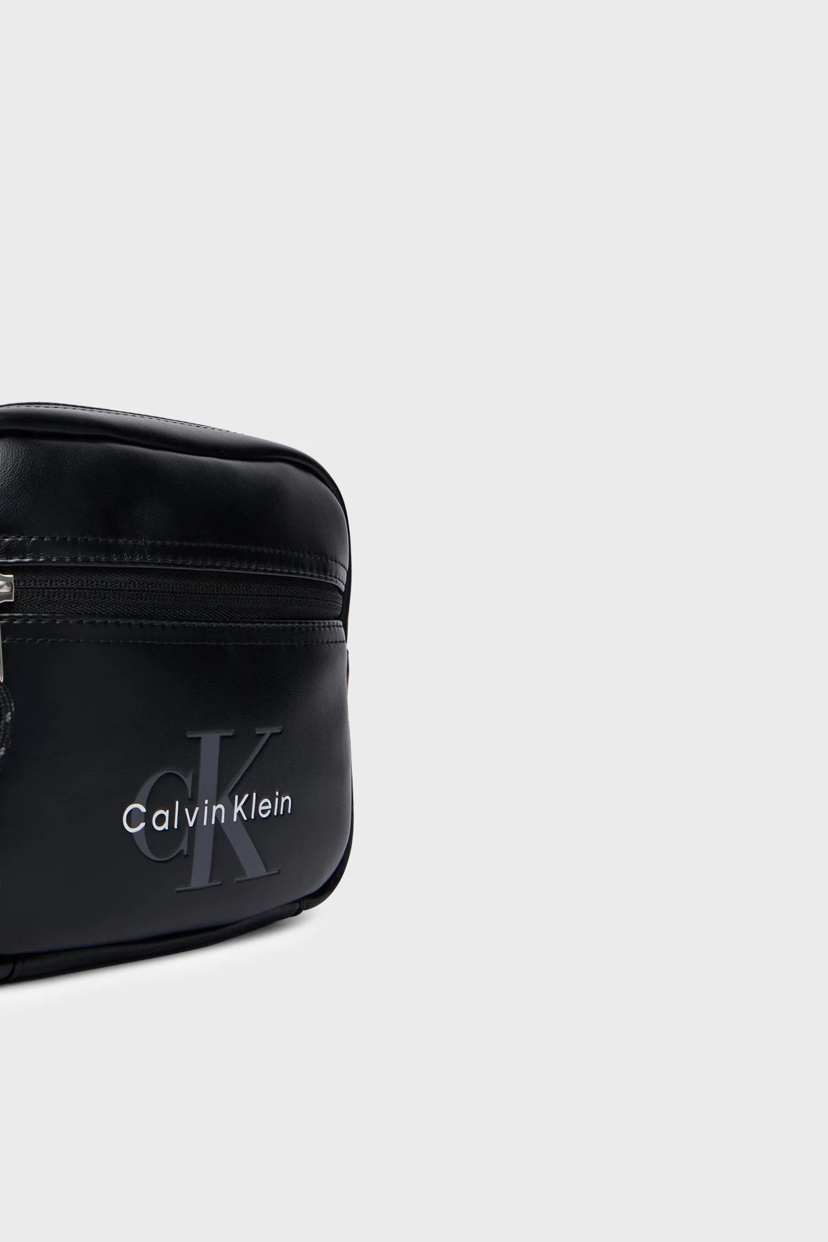 Calvin Klein Logolu Ayarlanabilir Askılı LV04D3445GUB1 Erkek Çanta LV04D3445G UB1 SİYAH - 5
