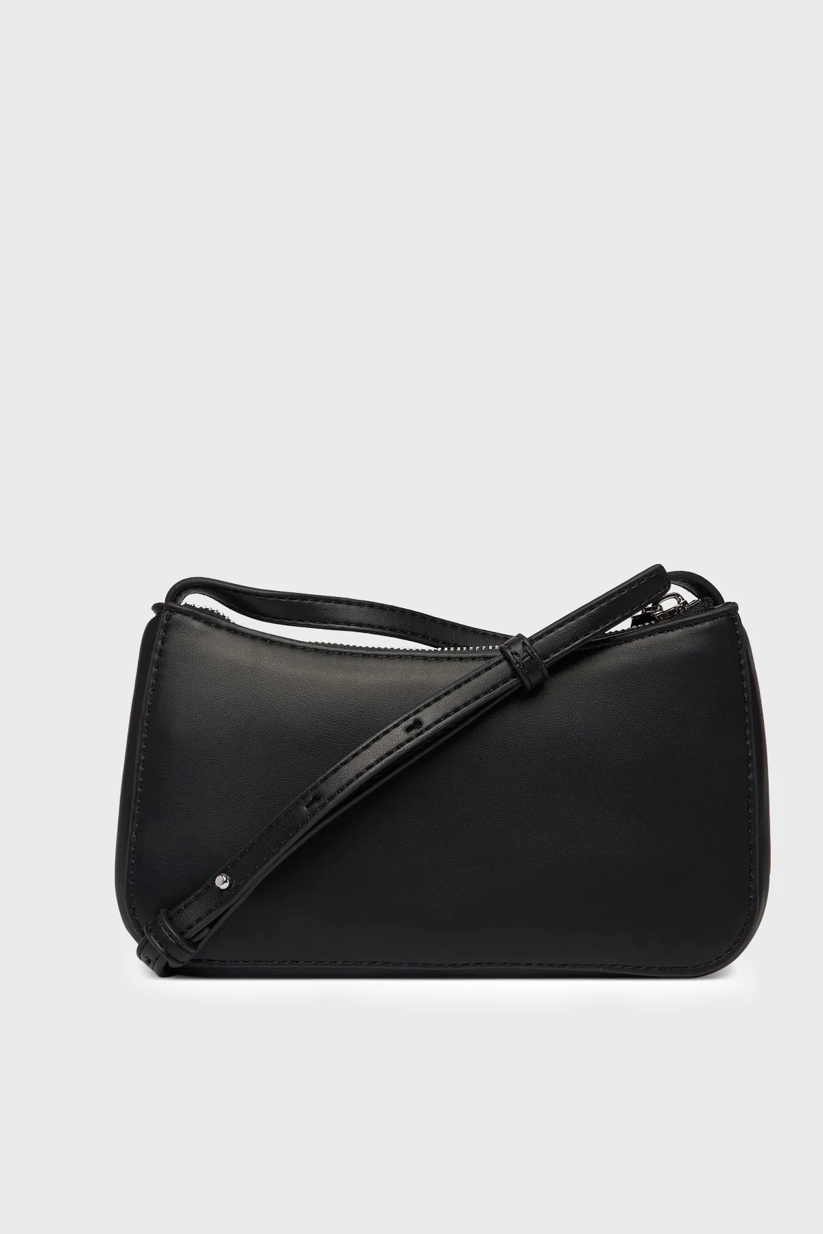 Calvin Klein Logolu Ayarlanabilir Askılı LV04F1125G3L2 Bayan Çanta LV04F1125G 3L2 SİYAH - 3