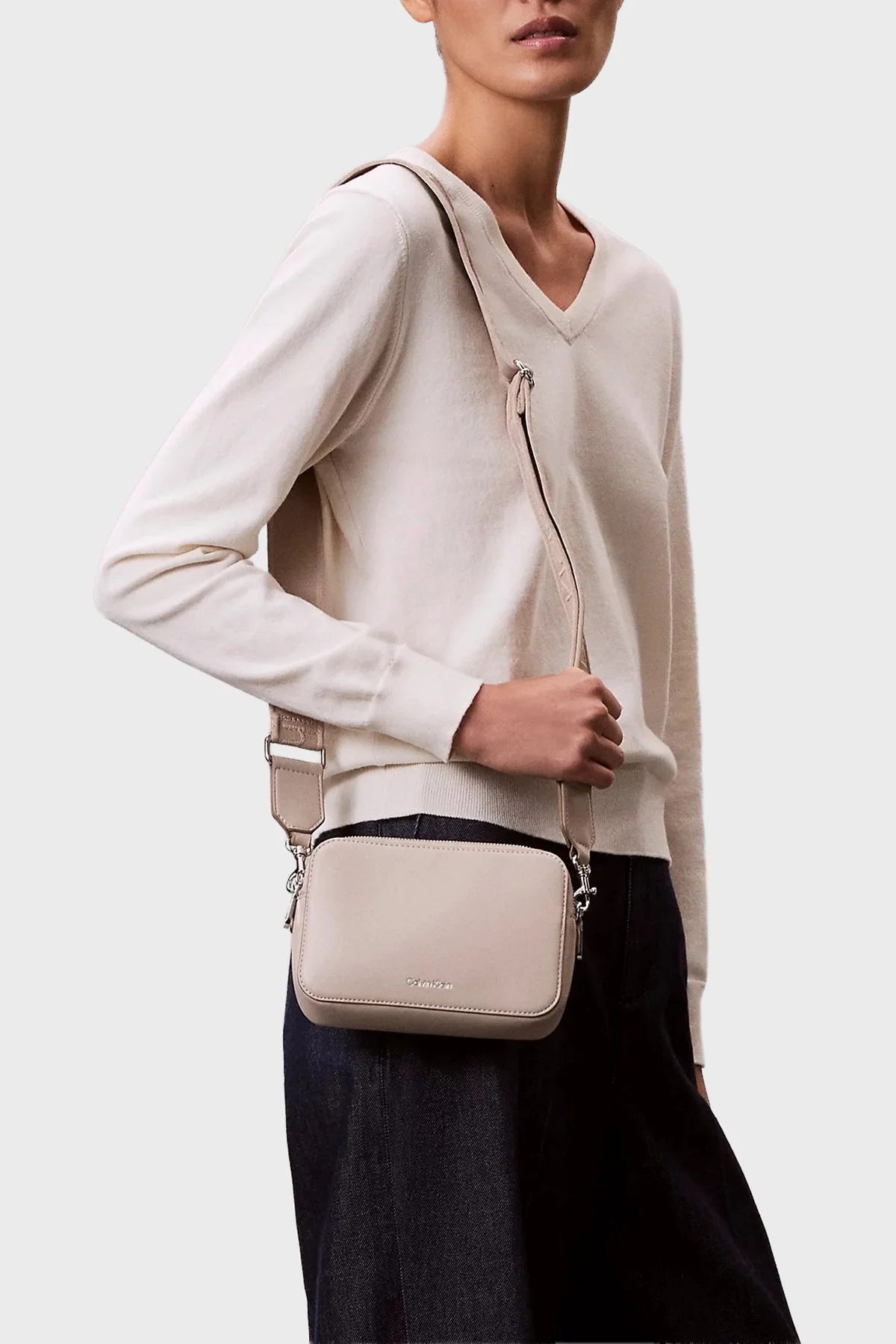 Calvin Klein Logolu Ayarlanabilir Askılı LV04F3165G2QO Bayan Çanta LV04F3165G 2QO TAŞ - 2