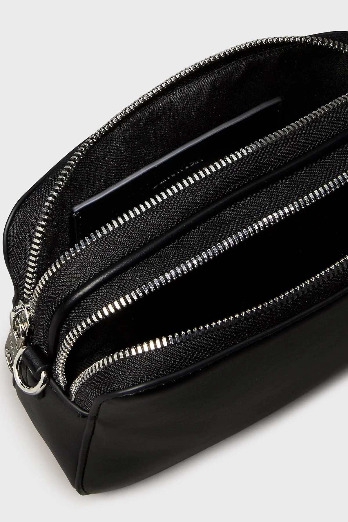 Calvin Klein Logolu Ayarlanabilir Askılı LV04F3165G2QP Bayan Çanta LV04F3165G 2QP SİYAH - 5