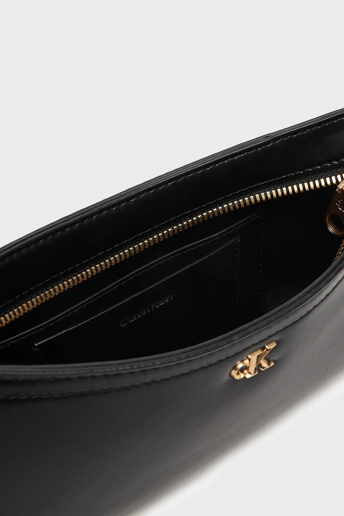 Calvin Klein Logolu Ayarlanabilir Askılı LV04F3170GUB1 Bayan Çanta LV04F3170G UB1 SİYAH - 5