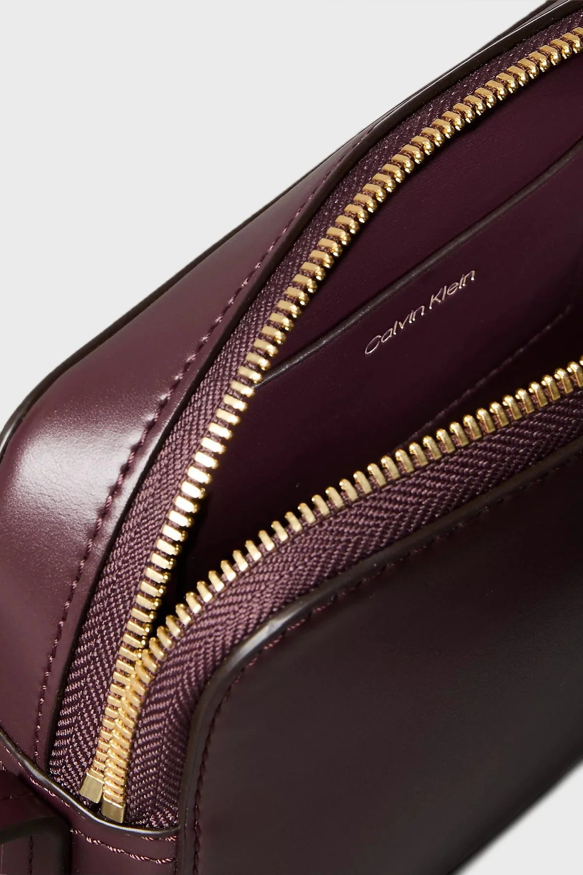 Calvin Klein Logolu Ayarlanabilir Askılı LV04F3173GBAP Bayan Çanta LV04F3173G BAP BORDO - 5