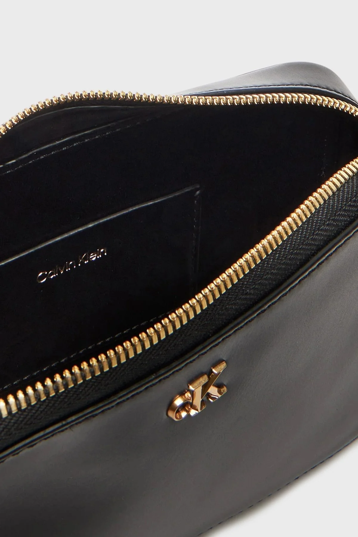 Calvin Klein Logolu Ayarlanabilir Askılı LV04F3173GYIH Bayan Çanta LV04F3173G YIH SİYAH-GOLD - 6