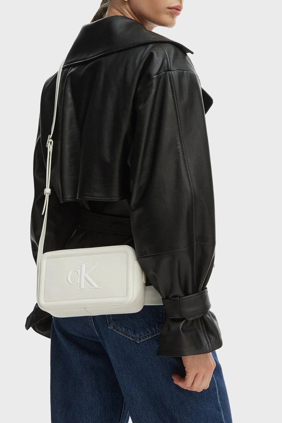 Calvin Klein Logolu Ayarlanabilir Askılı LV04F3220G4LX Bayan Çanta LV04F3220G 4LX BEYAZ - 2