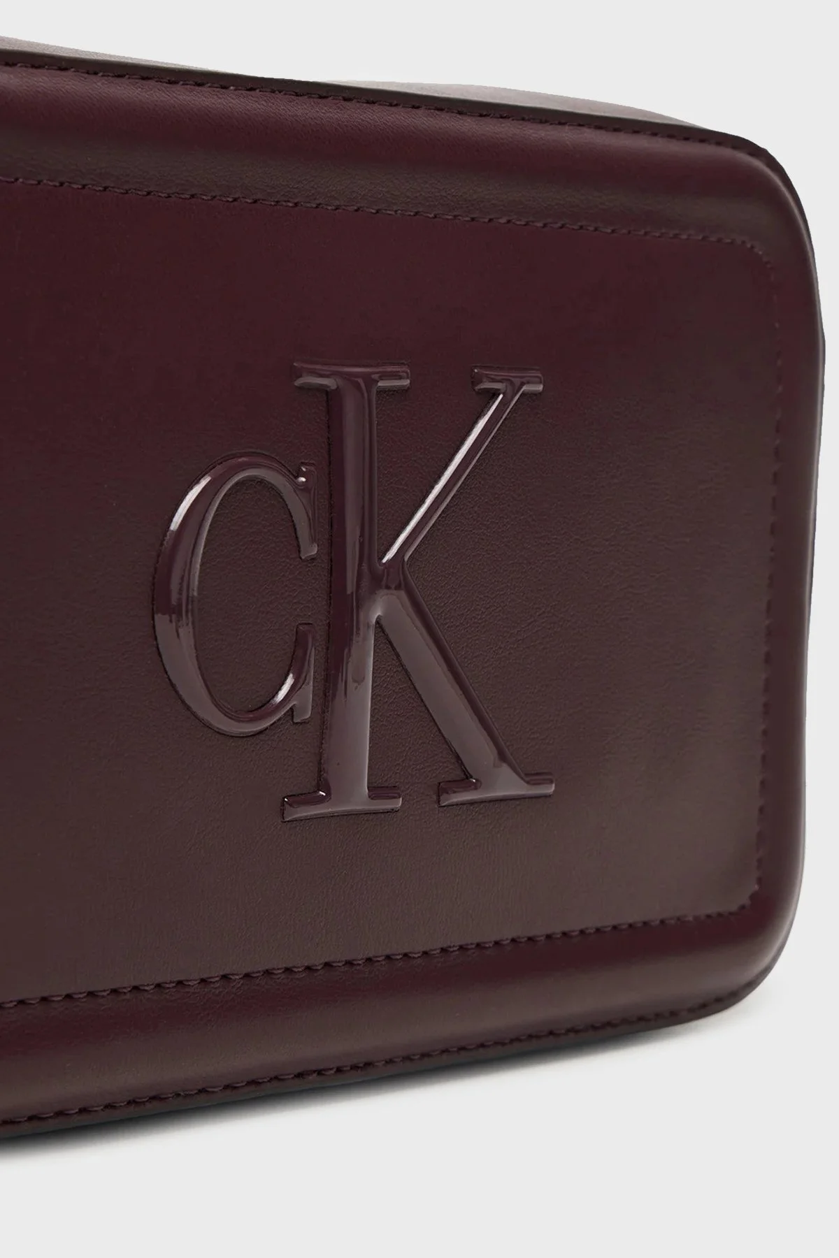 Calvin Klein Logolu Ayarlanabilir Askılı LV04F3220GBAP Bayan Çanta LV04F3220G BAP BORDO - 4