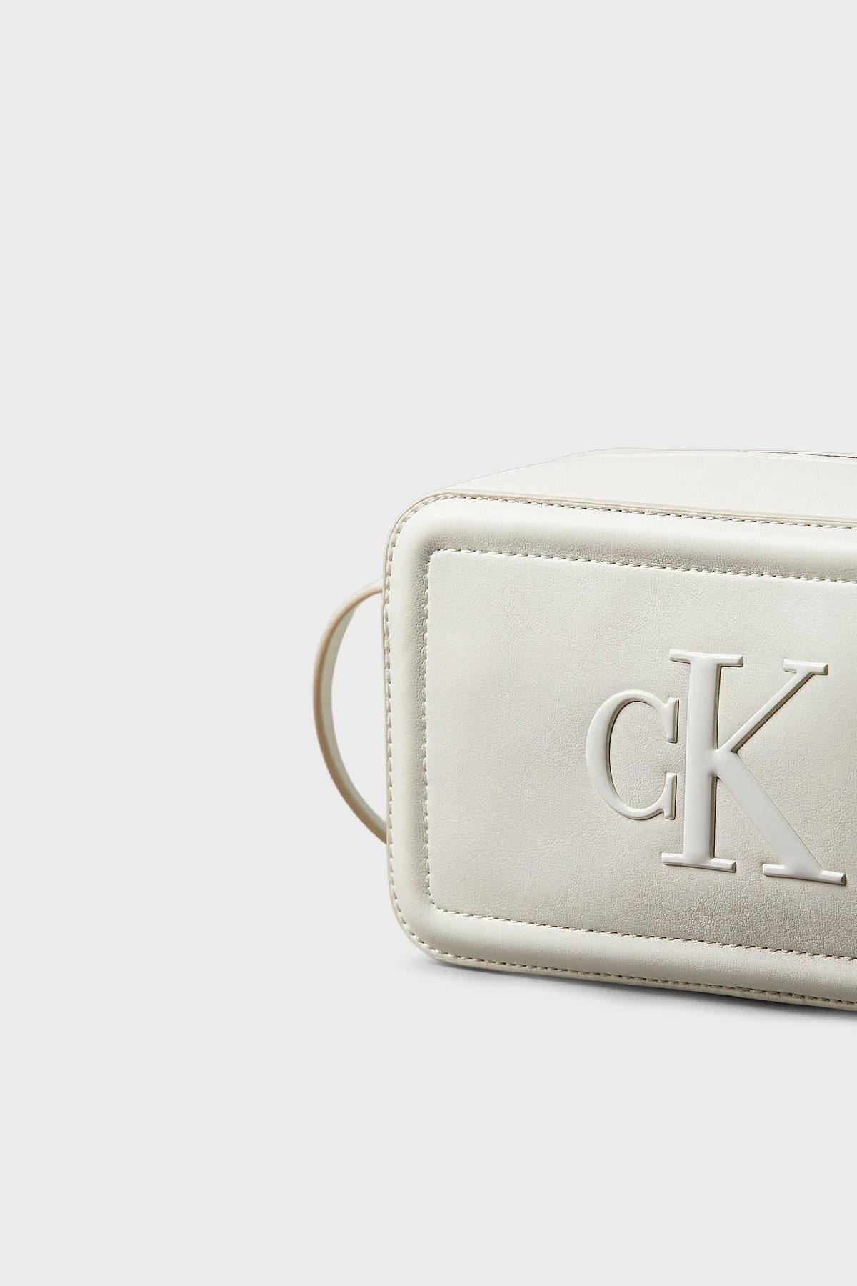 Calvin Klein Logolu Ayarlanabilir Askılı LV04F3220GFUP Kadın Çanta LV04F3220G FUP TOPRAK - 5