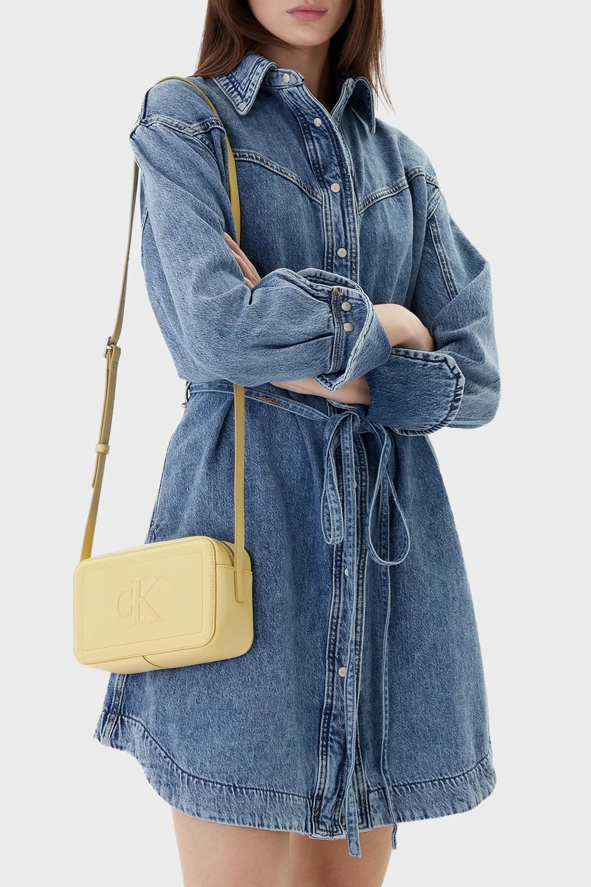 Calvin Klein Logolu Ayarlanabilir Askılı LV04F3220GRM0 Bayan Çanta LV04F3220G RM0 BEYAZ - 2