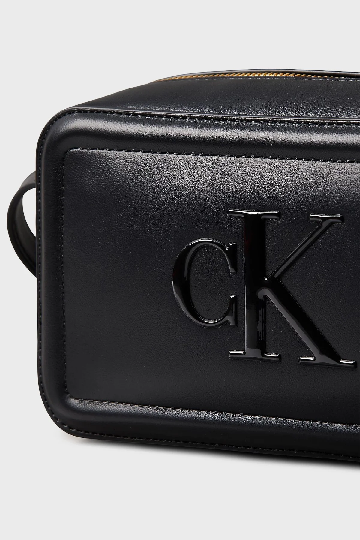 Calvin Klein Logolu Ayarlanabilir Askılı LV04F3220GUB1 Bayan Çanta LV04F3220G UB1 SİYAH - 4