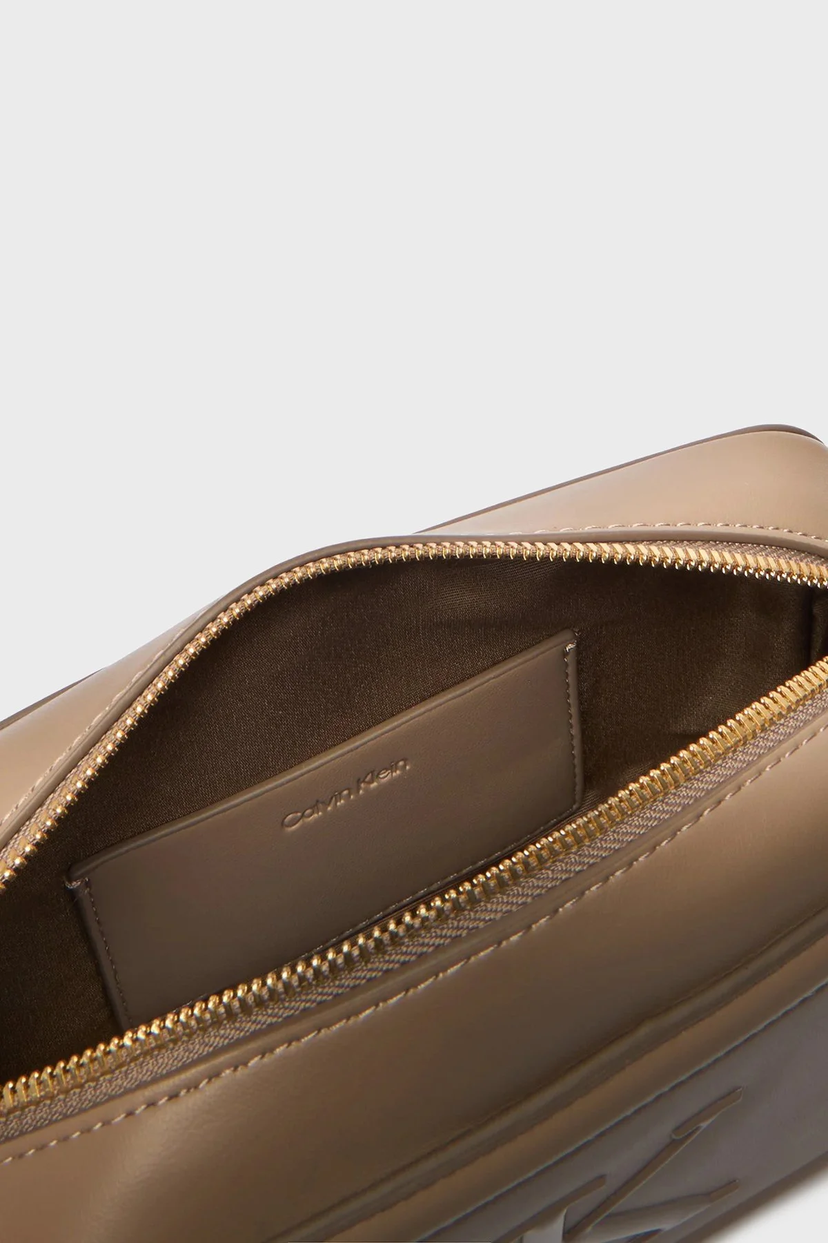 Calvin Klein Logolu Ayarlanabilir Askılı LV04F3220GVFU Bayan Çanta LV04F3220G VFU TOPRAK - 5