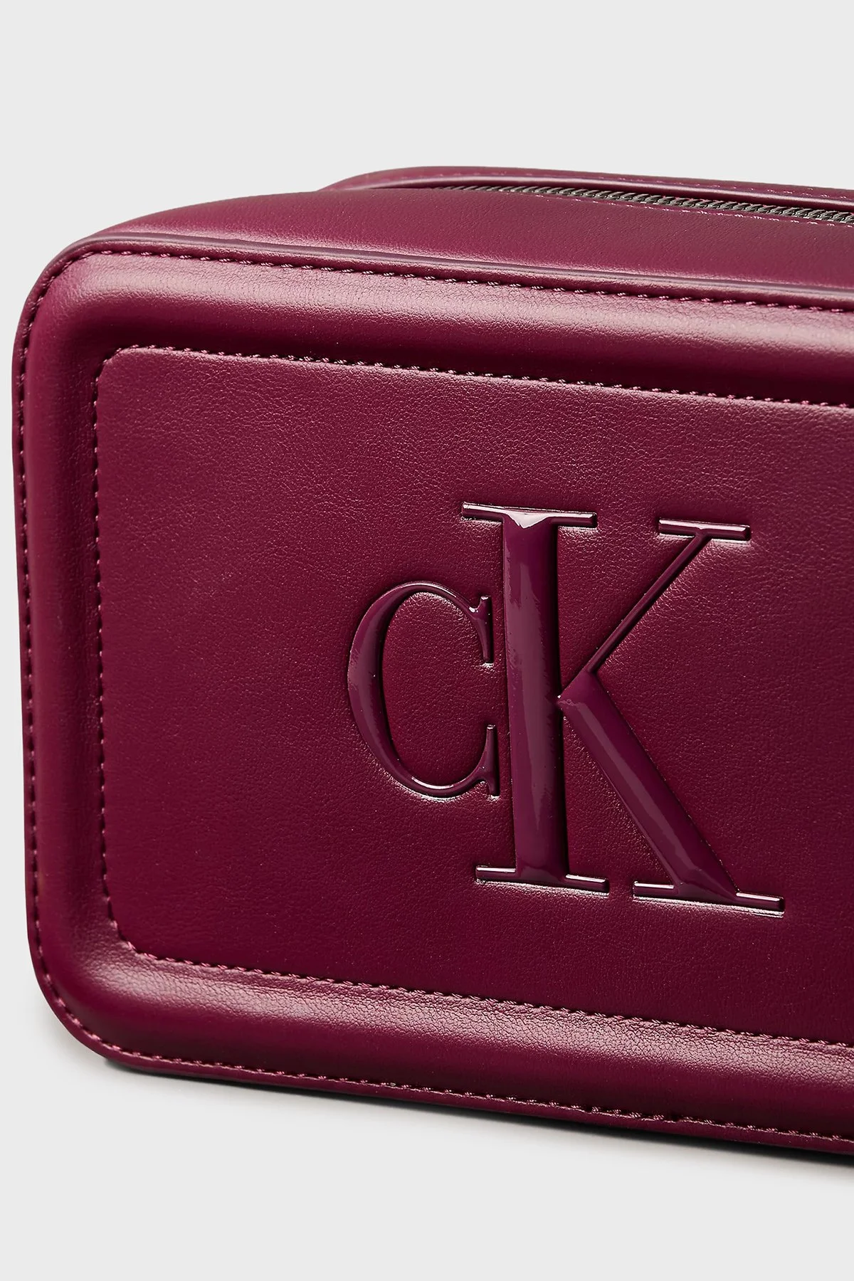 Calvin Klein Logolu Ayarlanabilir Askılı LV04F3220GZ1K Bayan Çanta LV04F3220G Z1K BORDO - 5