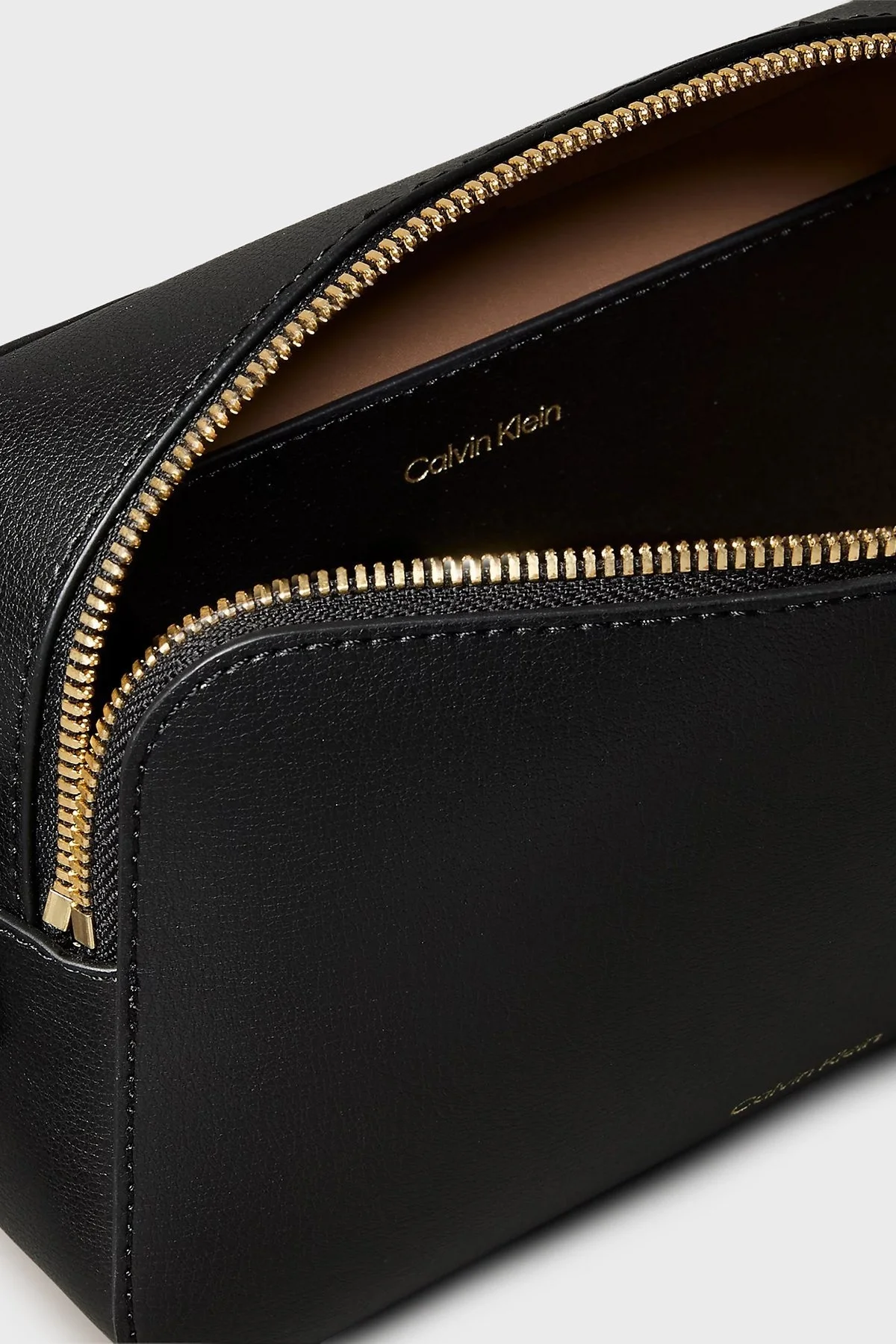 Calvin Klein Logolu Ayarlanabilir Askılı LV04F3276G332 Bayan Çanta LV04F3276G 332 SİYAH - 3