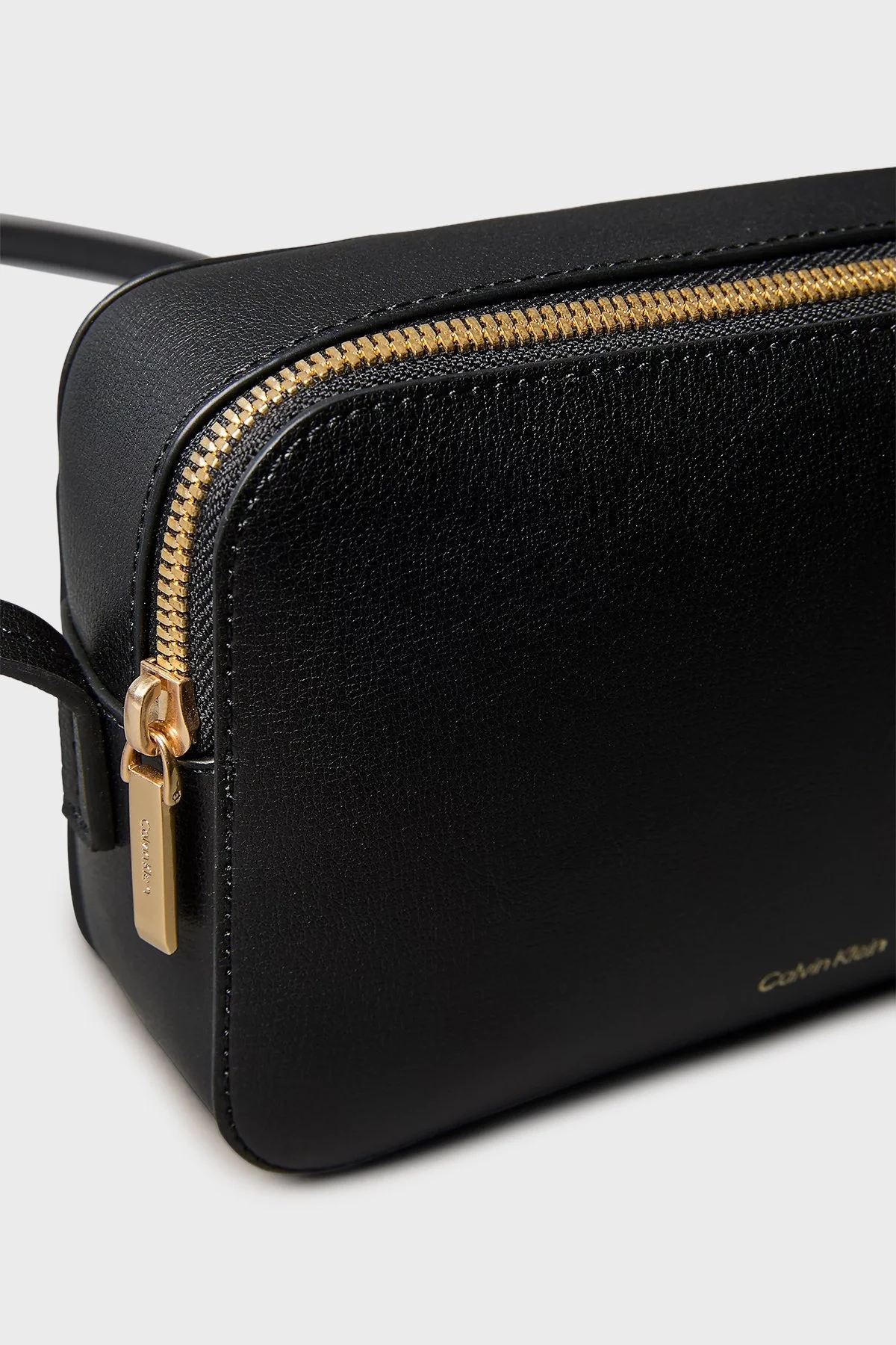 Calvin Klein Logolu Ayarlanabilir Askılı LV04F3276G332 Bayan Çanta LV04F3276G 332 SİYAH - 4