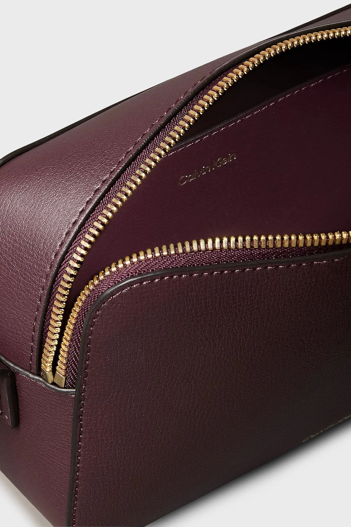 Calvin Klein Logolu Ayarlanabilir Askılı LV04F3276G33A Bayan Çanta LV04F3276G 33A BORDO - 4