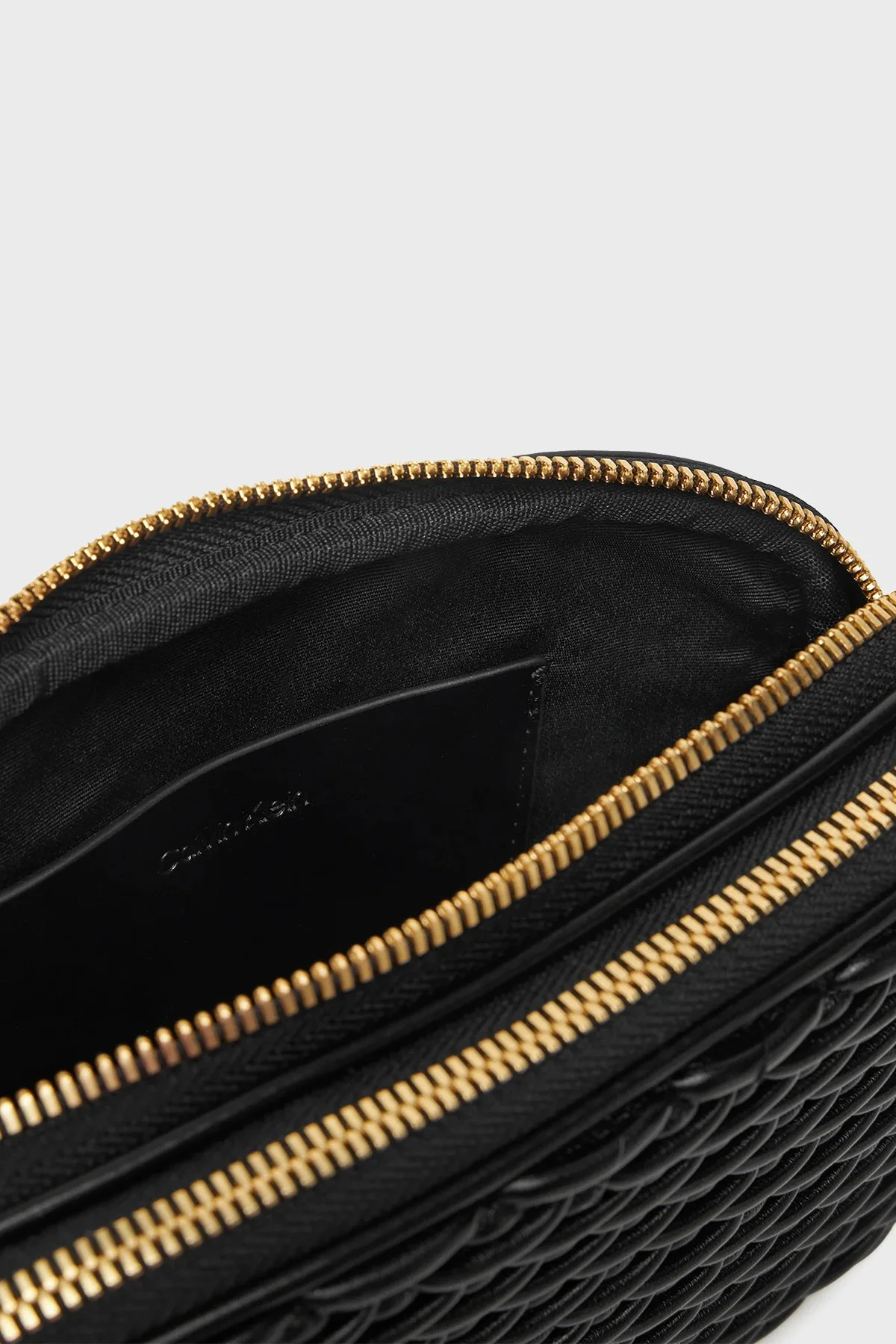 Calvin Klein Logolu Ayarlanabilir Askılı LV04F3279GUB1 Bayan Çanta LV04F3279G UB1 SİYAH - 4