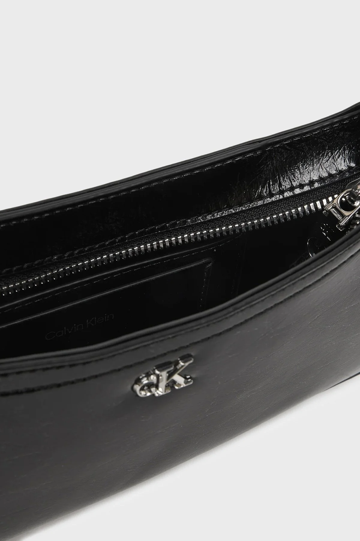 Calvin Klein Logolu Ayarlanabilir Askılı LV04F3304GUB1 Bayan Çanta LV04F3304G UB1 SİYAH - 5