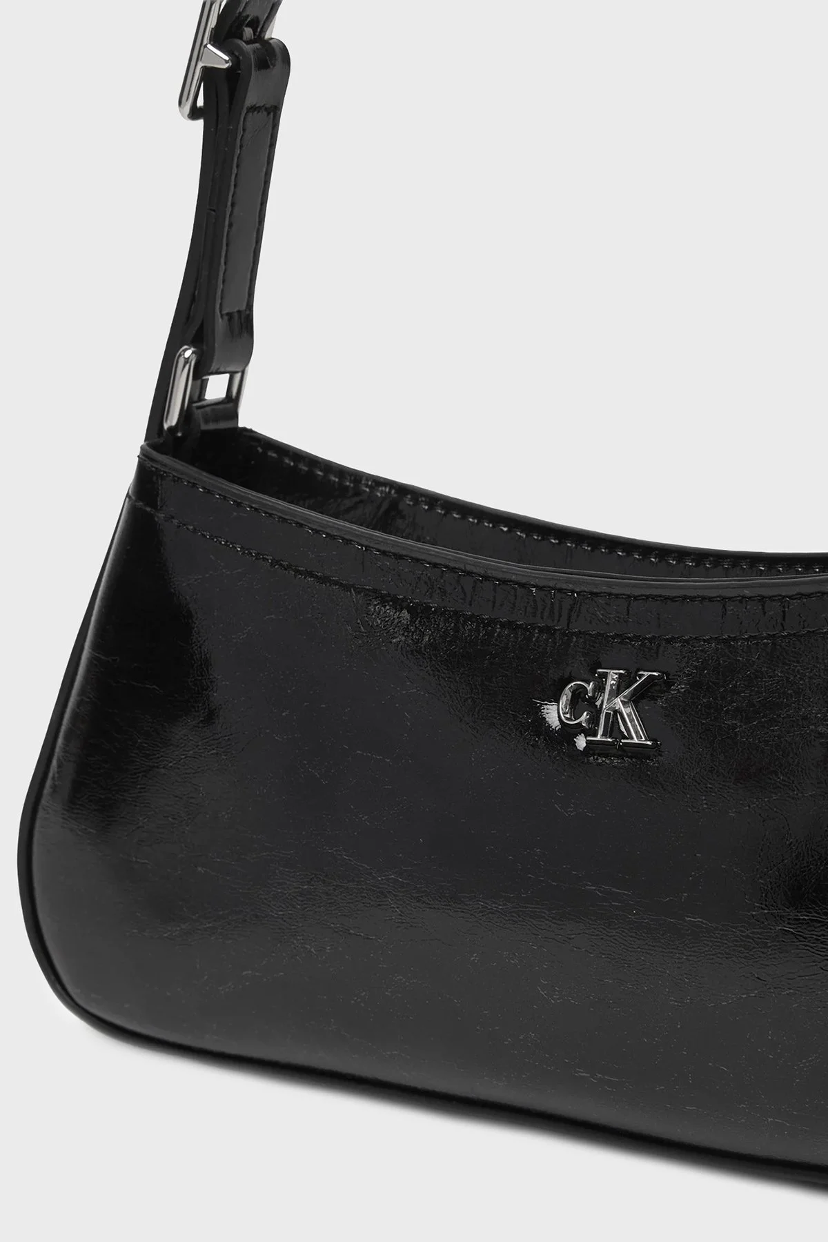 Calvin Klein Logolu Ayarlanabilir Askılı LV04F3304GUB1 Bayan Çanta LV04F3304G UB1 SİYAH - 6