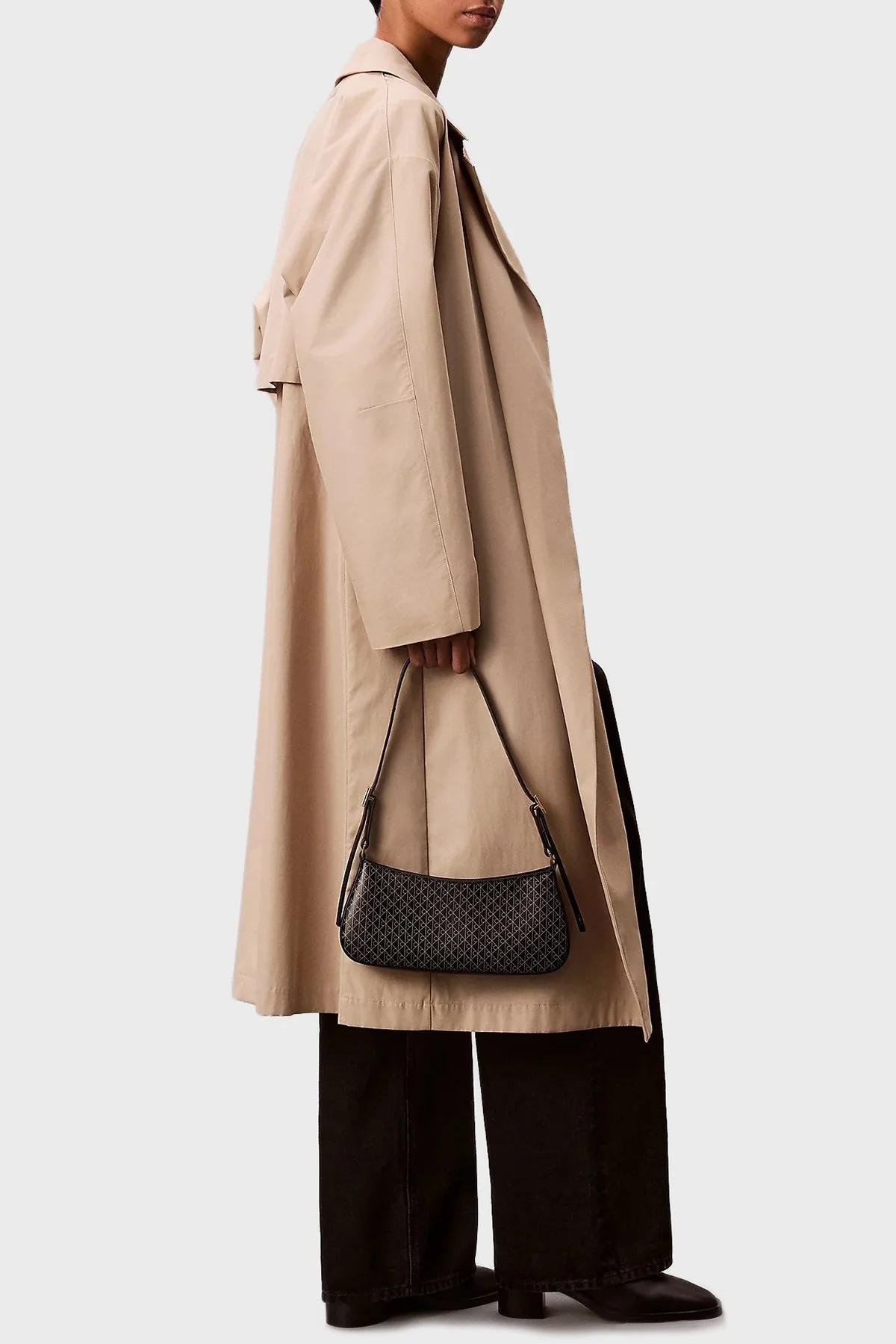 Calvin Klein Logolu Ayarlanabilir Askılı LV04F3324G2XA Bayan Çanta LV04F3324G 2XA SİYAH - 2