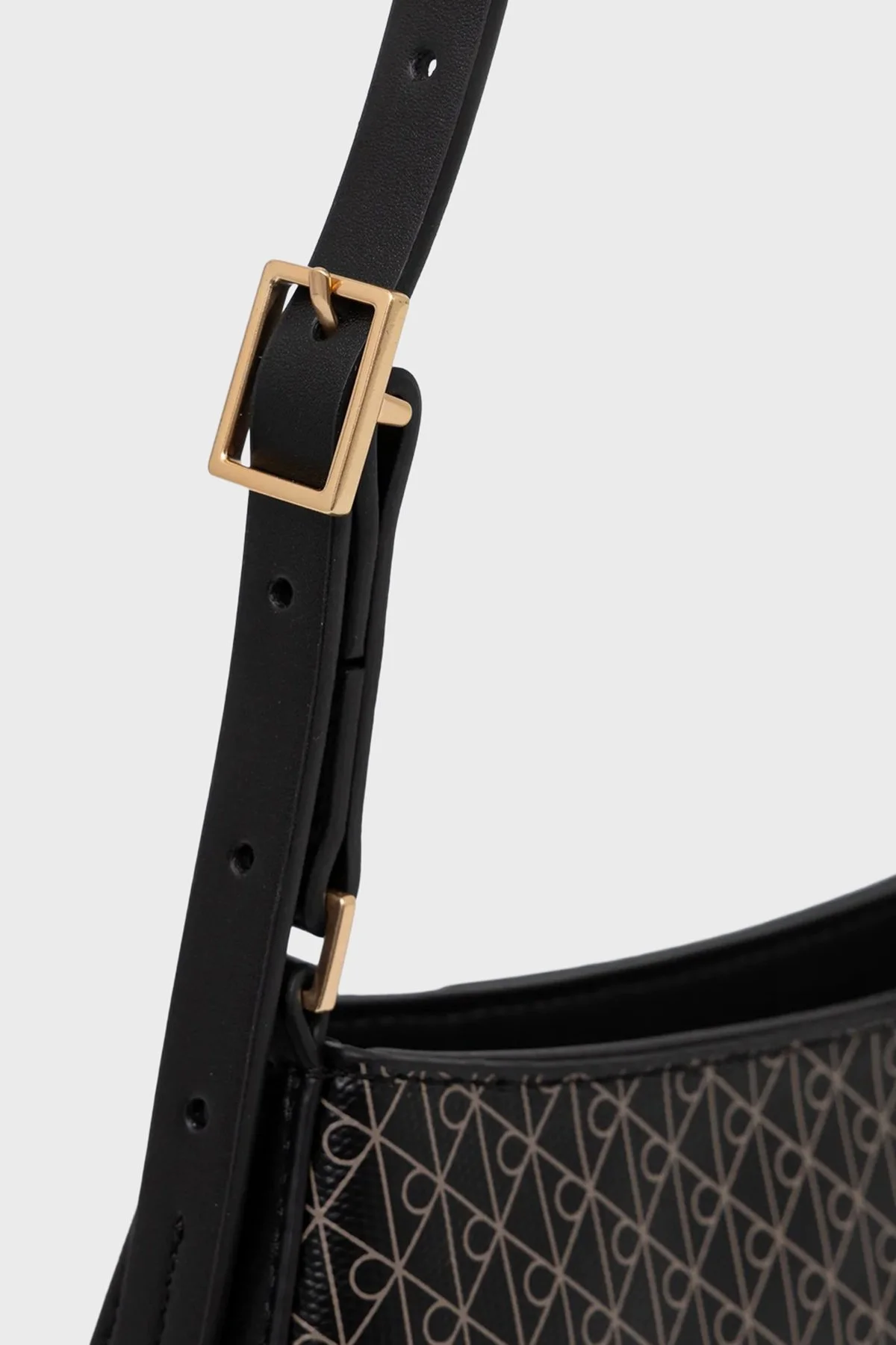 Calvin Klein Logolu Ayarlanabilir Askılı LV04F3324G2XA Bayan Çanta LV04F3324G 2XA SİYAH - 4