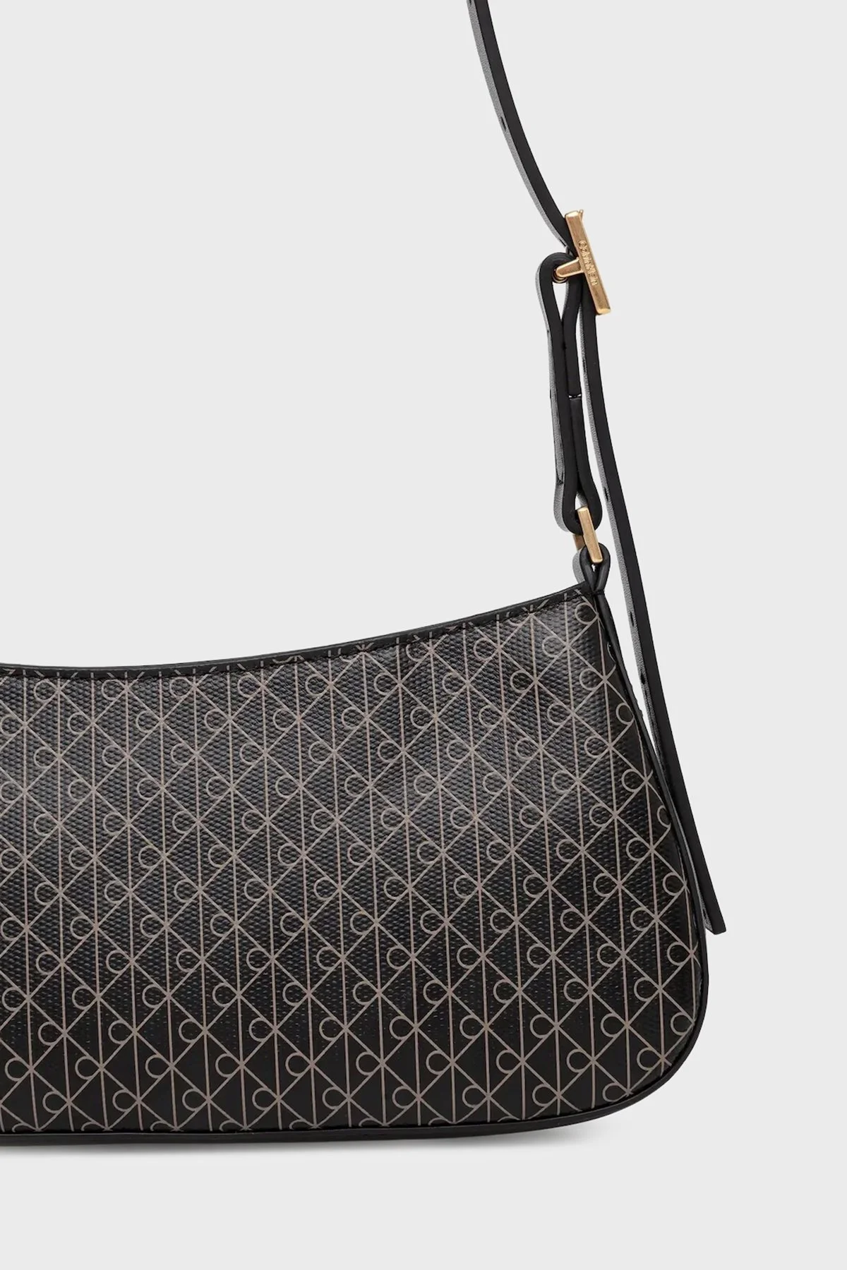 Calvin Klein Logolu Ayarlanabilir Askılı LV04F3324G2XA Bayan Çanta LV04F3324G 2XA SİYAH - 5