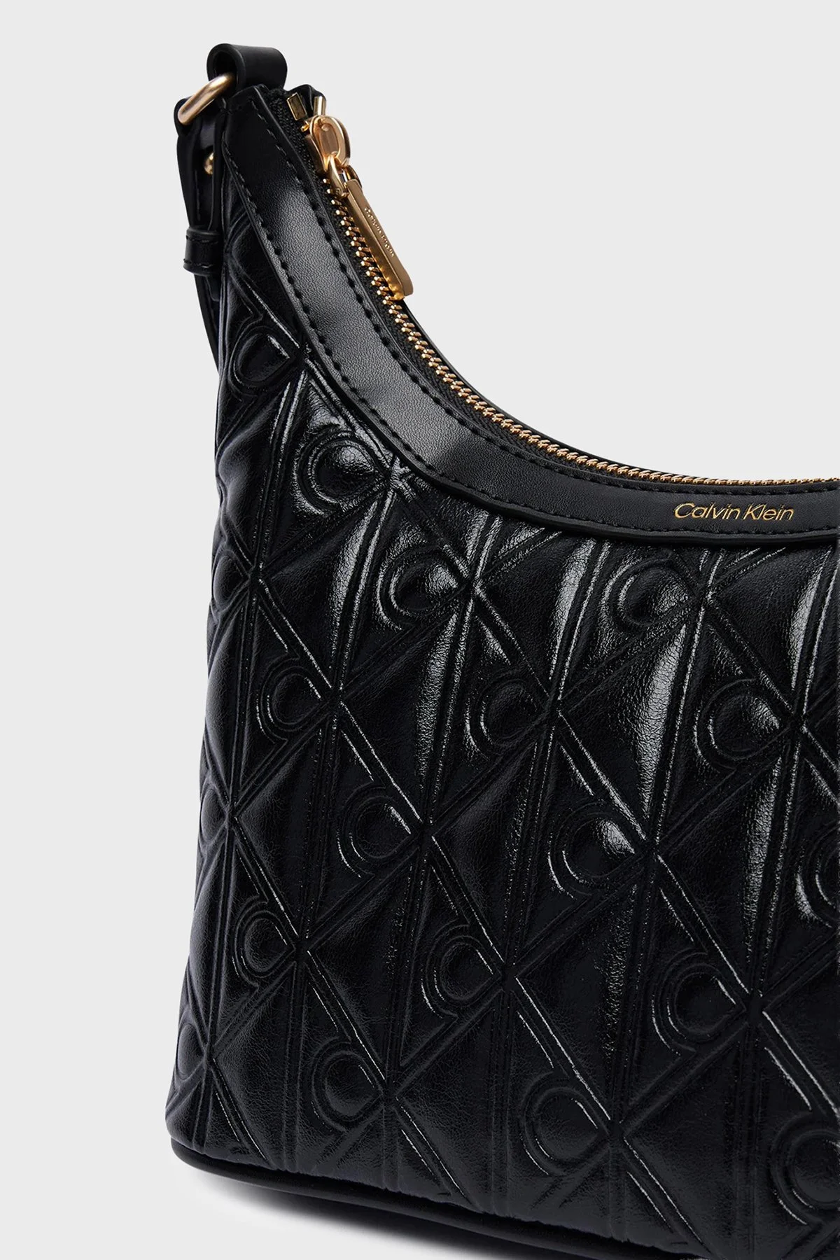 Calvin Klein Logolu Ayarlanabilir Askılı LV04F3874GUB1 Kadın Çanta LV04F3874G UB1 Siyah - 6
