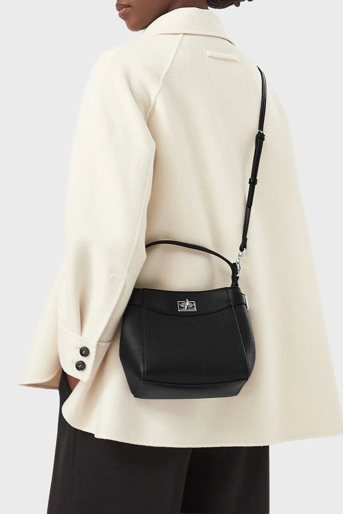 Calvin Klein Logolu Ayarlanabilir Askılı LV04F3885GUB1 Kadın Çanta LV04F3885G UB1 Siyah - 2