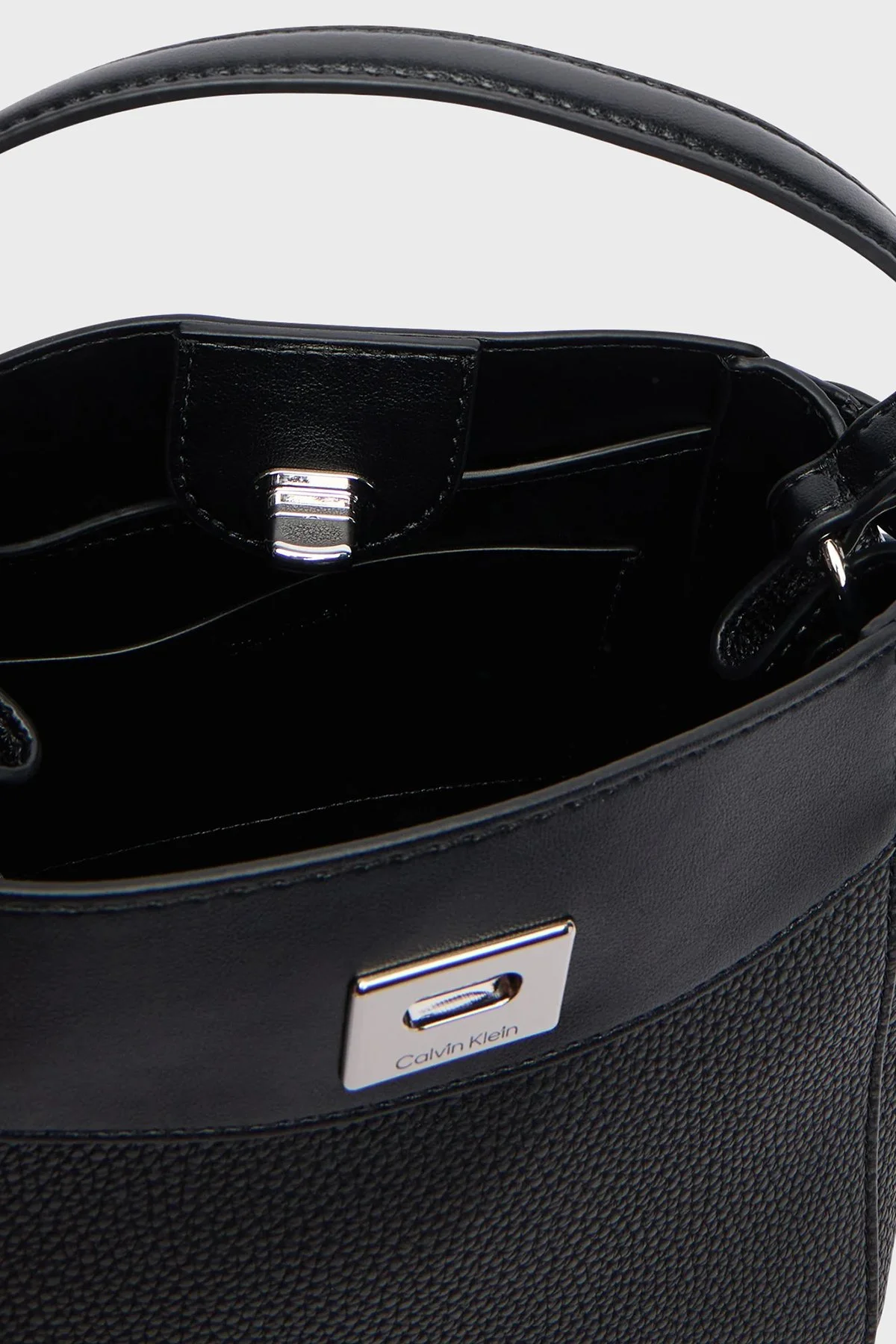 Calvin Klein Logolu Ayarlanabilir Askılı LV04F3885GUB1 Kadın Çanta LV04F3885G UB1 Siyah - 5