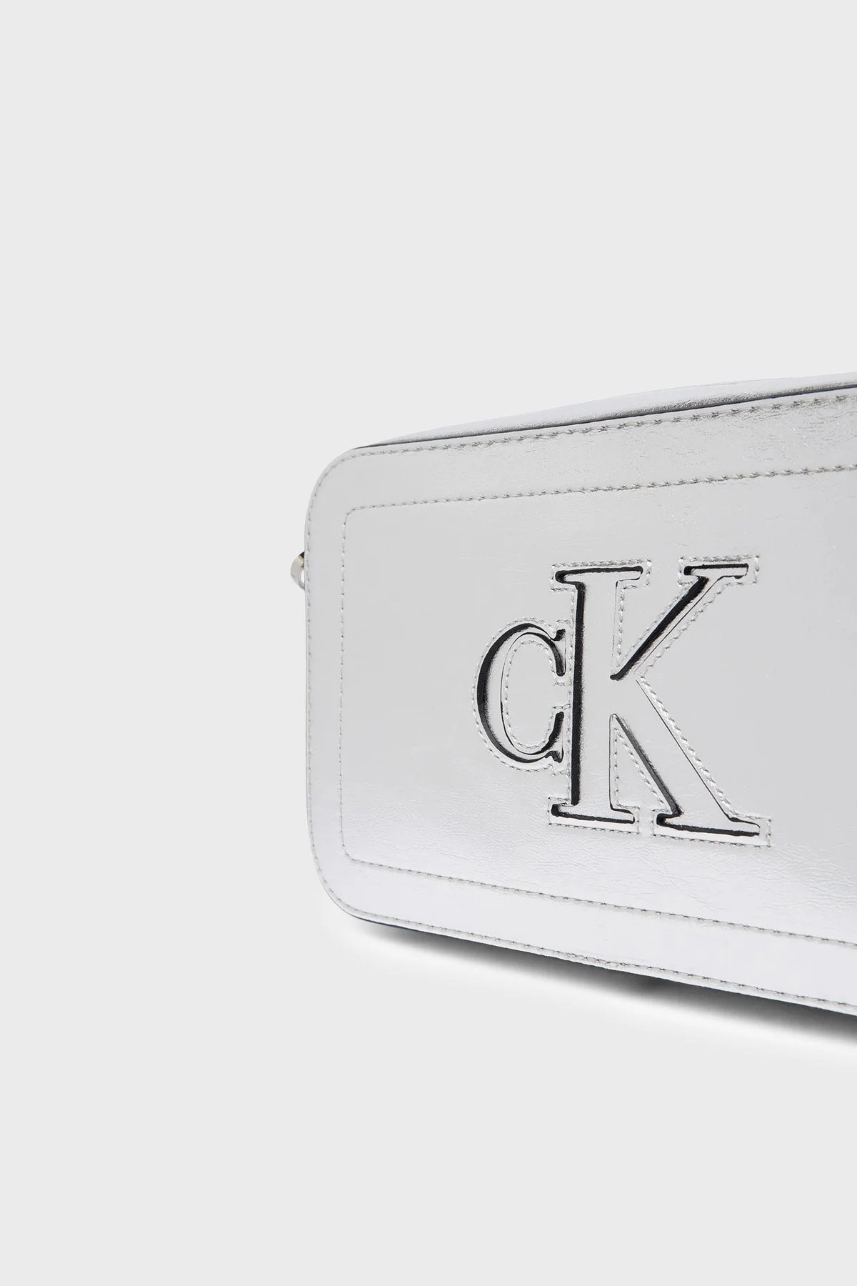Calvin Klein Logolu Ayarlanabilir Askılı LV04F3896G3JH Kadın Çanta LV04F3896G 3JH Gümüş - 6