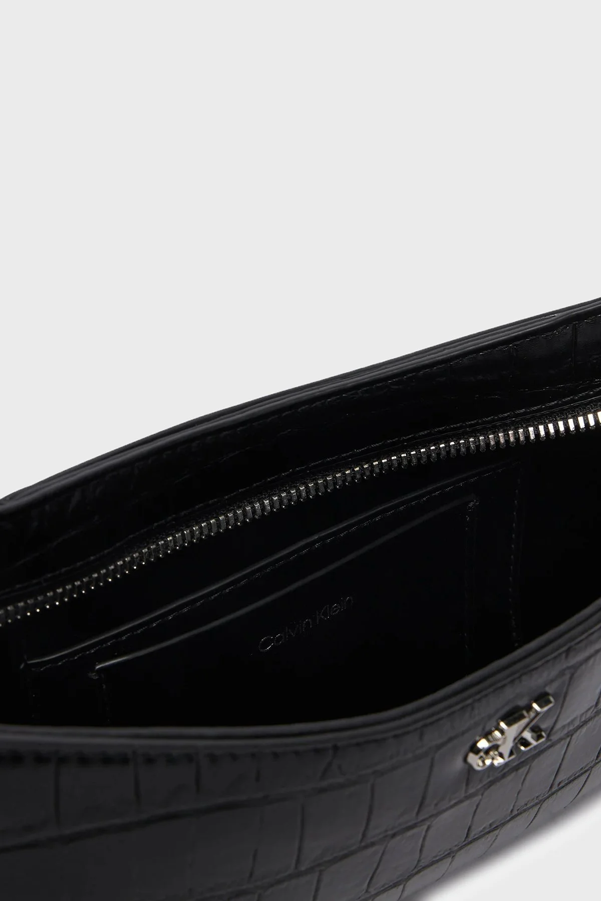 Calvin Klein Logolu Ayarlanabilir Askılı LV04F3906GUB1 Kadın Çanta LV04F3906G UB1 Siyah - 5