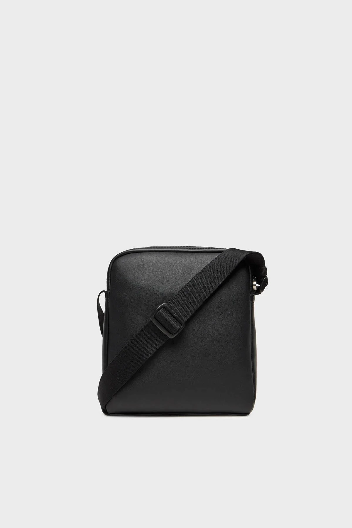 Calvin Klein Logolu Ayarlanabilir Askılı LV04G3014GUB1 Erkek Çanta LV04G3014G UB1 SİYAH - 6