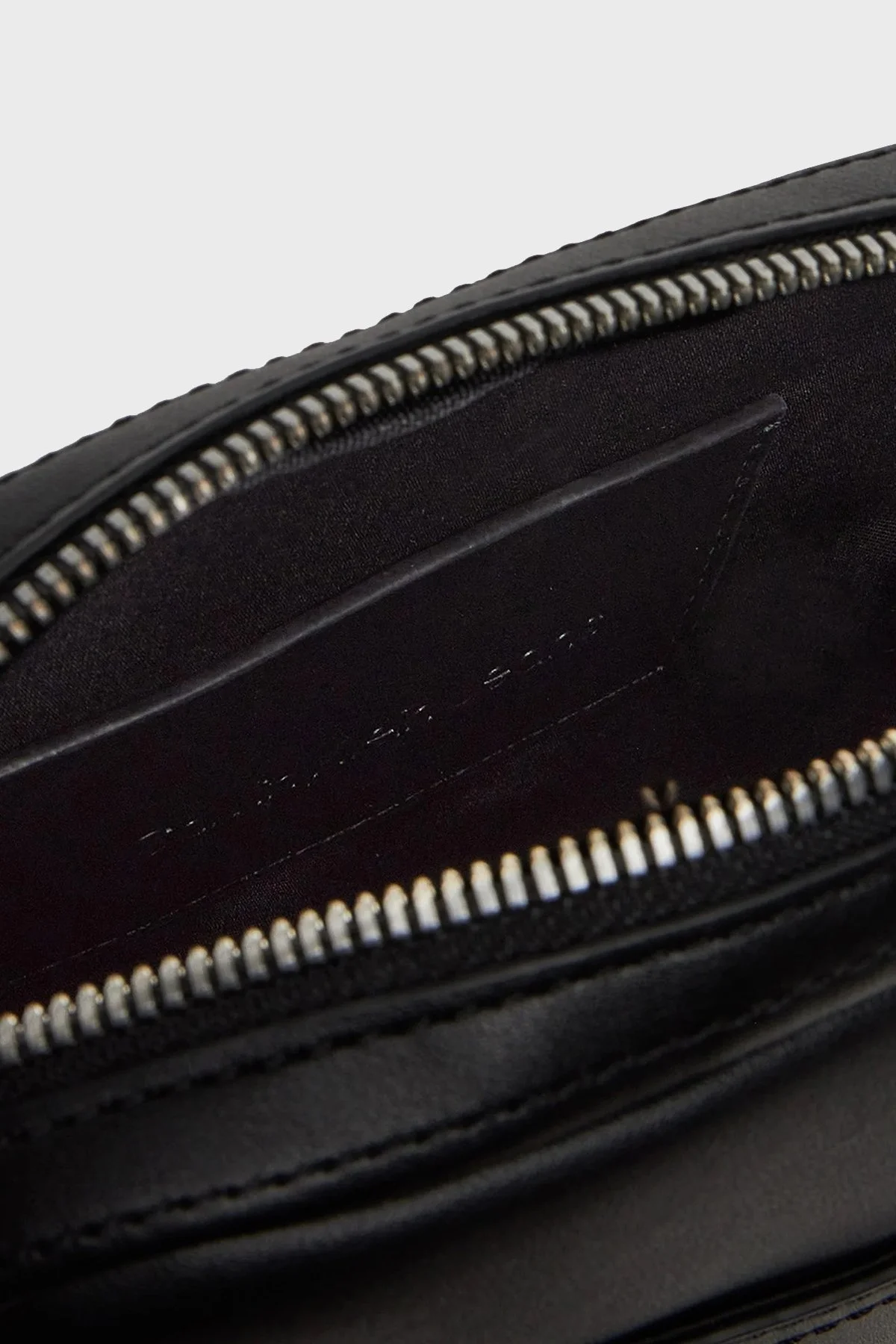 Calvin Klein Logolu Ayarlanabilir Askılı LV04G3014GUB1 Erkek Çanta LV04G3014G UB1 SİYAH - 7