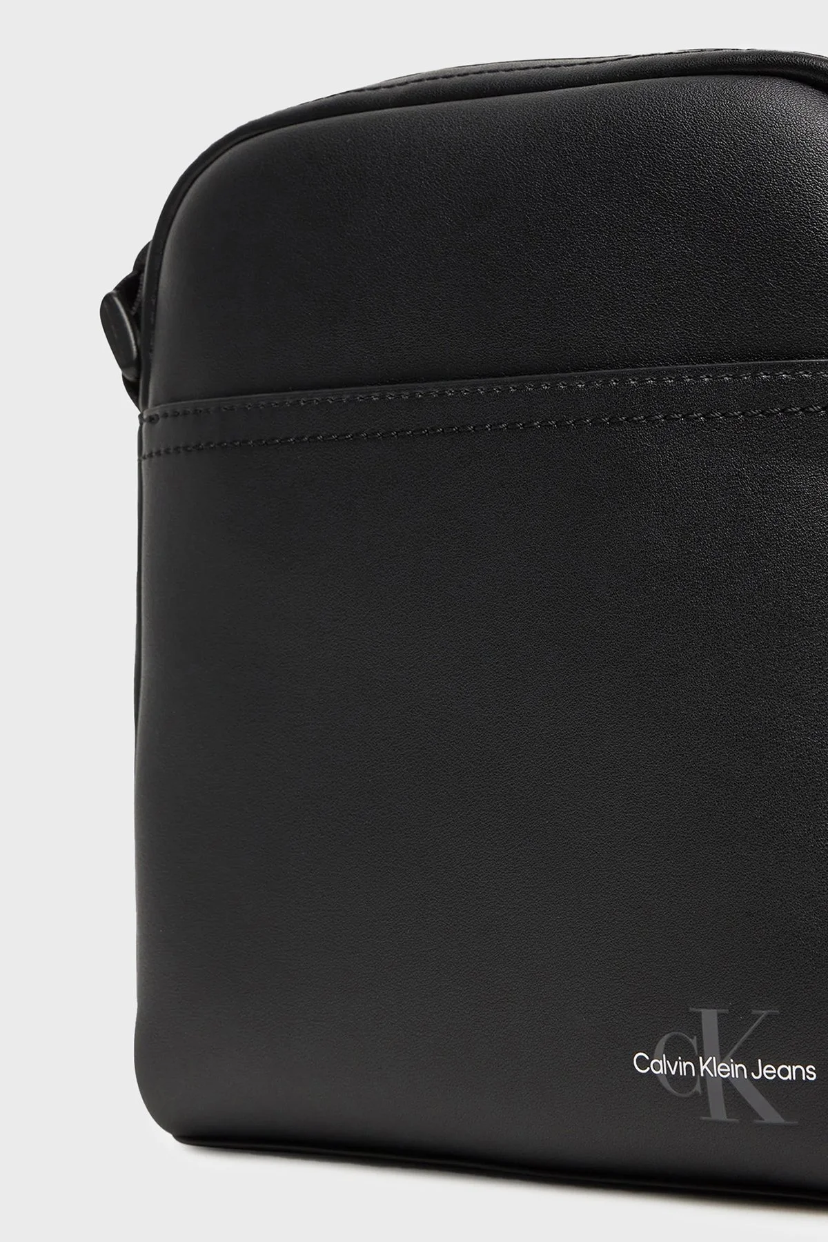 Calvin Klein Logolu Ayarlanabilir Askılı LV04G3014GUB1 Erkek Çanta LV04G3014G UB1 SİYAH - 8