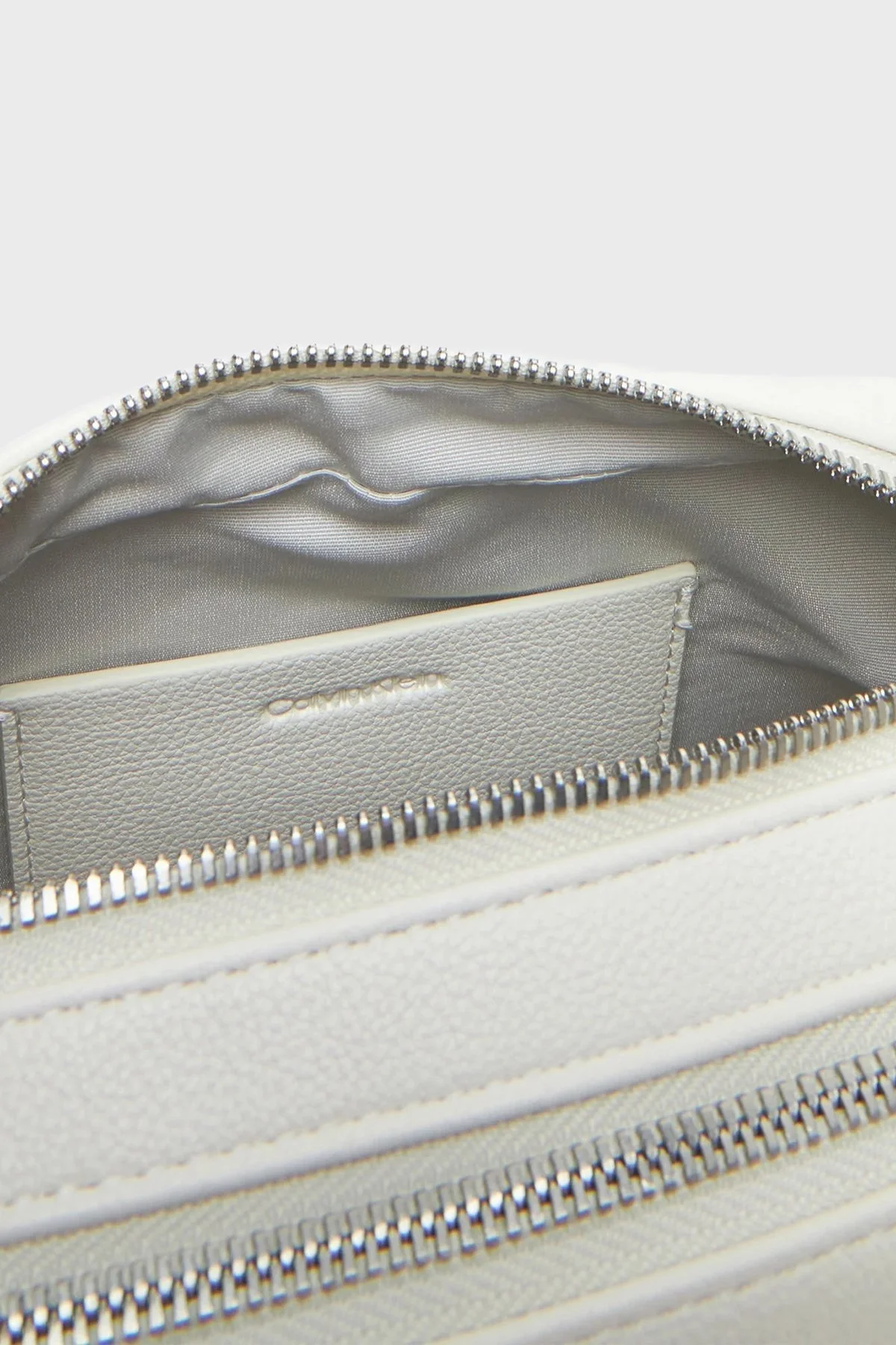 Calvin Klein Logolu Ayarlanabilir Askılı LV04K3124GFUP Bayan Çanta LV04K3124G FUP BEYAZ - 4