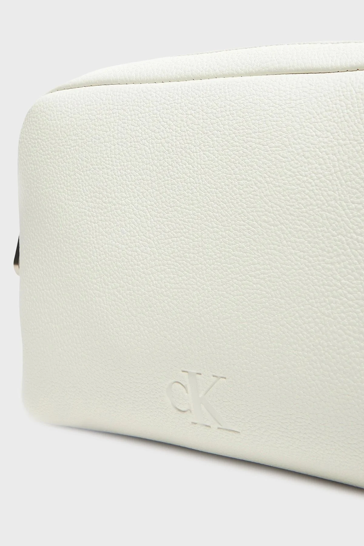 Calvin Klein Logolu Ayarlanabilir Askılı LV04K3124GFUP Bayan Çanta LV04K3124G FUP BEYAZ - 5