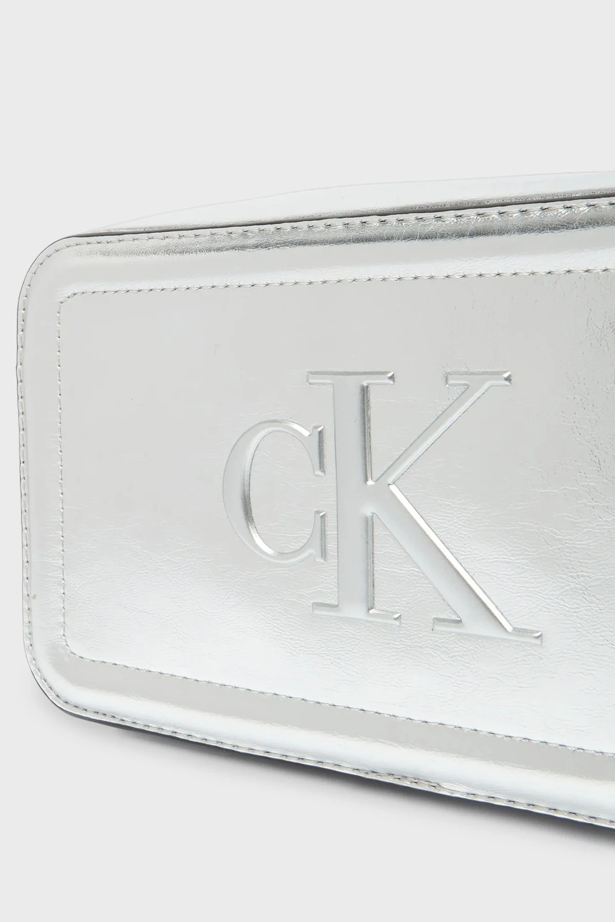 Calvin Klein Logolu Ayarlanabilir Askılı Parlak LV04F3331G3JH Bayan Çanta LV04F3331G 3JH GÜMÜŞ - 4