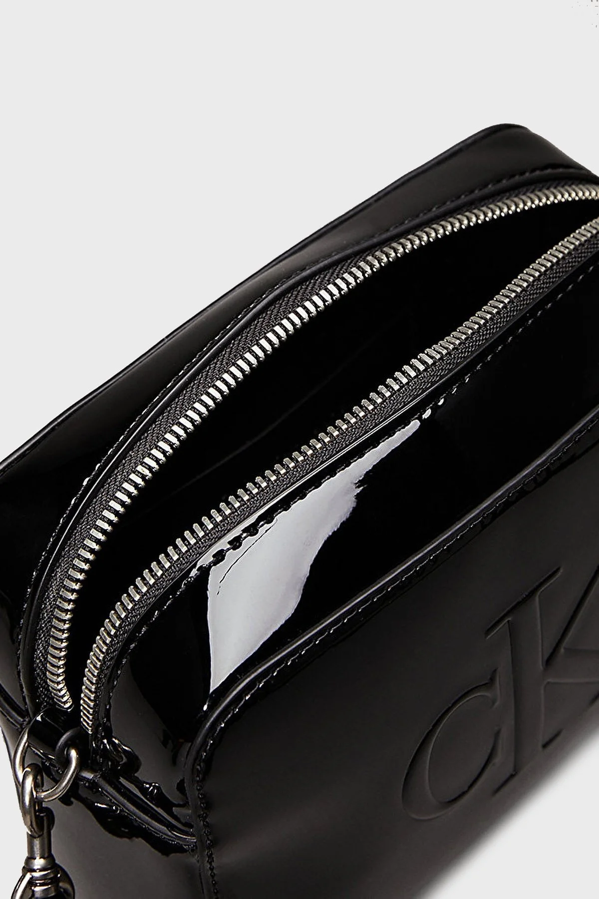 Calvin Klein Logolu Ayarlanabilir Çapraz Askılı Rugan K60K613054BEH Bayan Çanta K60K613054 BEH SİYAH - 5