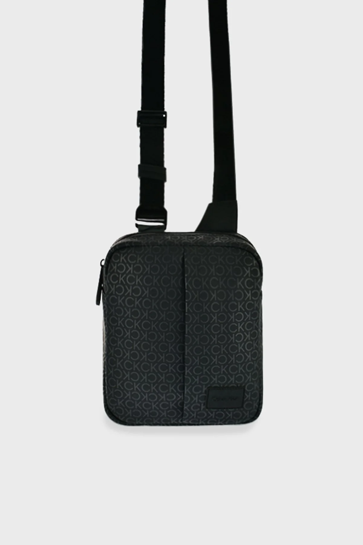 Calvin Klein Logolu Ayarlanabilir Omuz Askılı Erkek Çanta K50K509737 01K SİYAH - 2