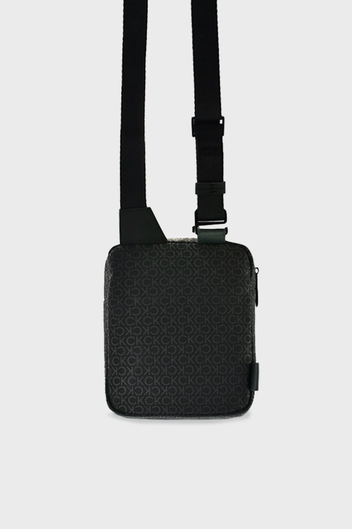 Calvin Klein Logolu Ayarlanabilir Omuz Askılı Erkek Çanta K50K509737 01K SİYAH - 3
