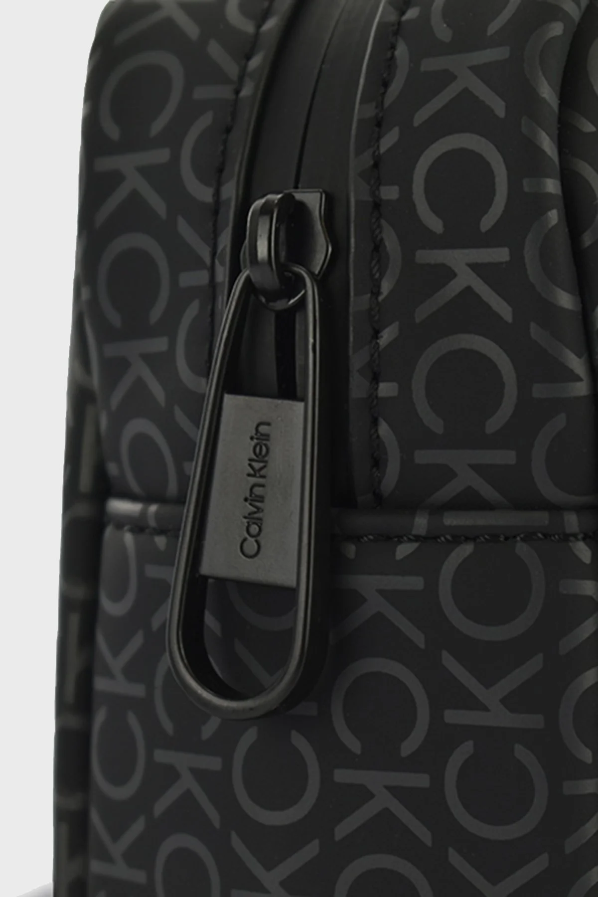 Calvin Klein Logolu Ayarlanabilir Omuz Askılı Erkek Çanta K50K509737 01K SİYAH - 5