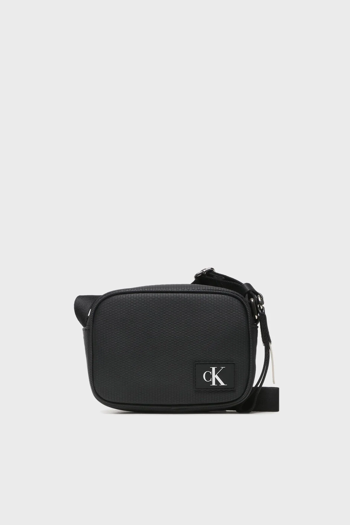 Calvin Klein Logolu Ayarlanabilir Omuz Askılı K60K610836BDS Bayan Çanta K60K610836 BDS SİYAH - 1