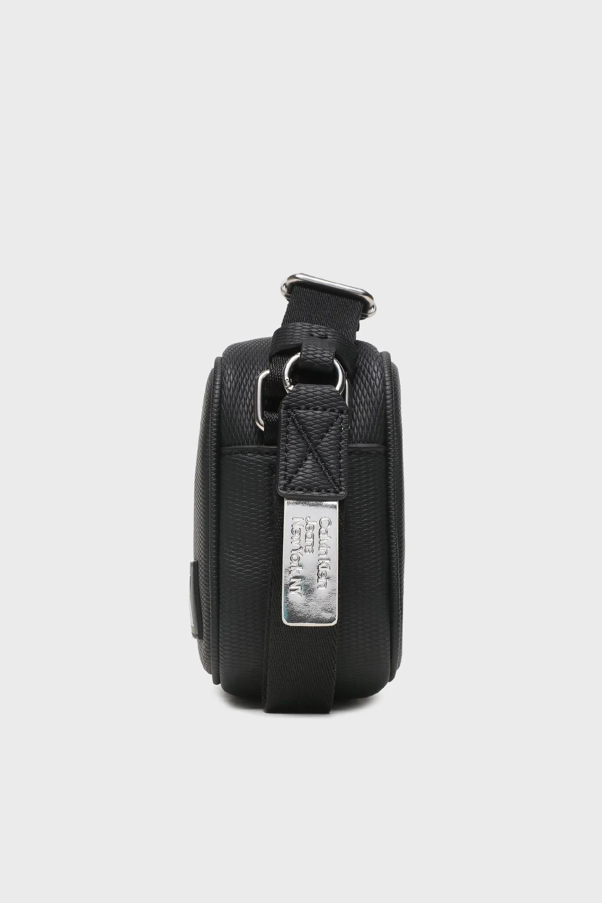 Calvin Klein Logolu Ayarlanabilir Omuz Askılı K60K610836BDS Bayan Çanta K60K610836 BDS SİYAH - 3
