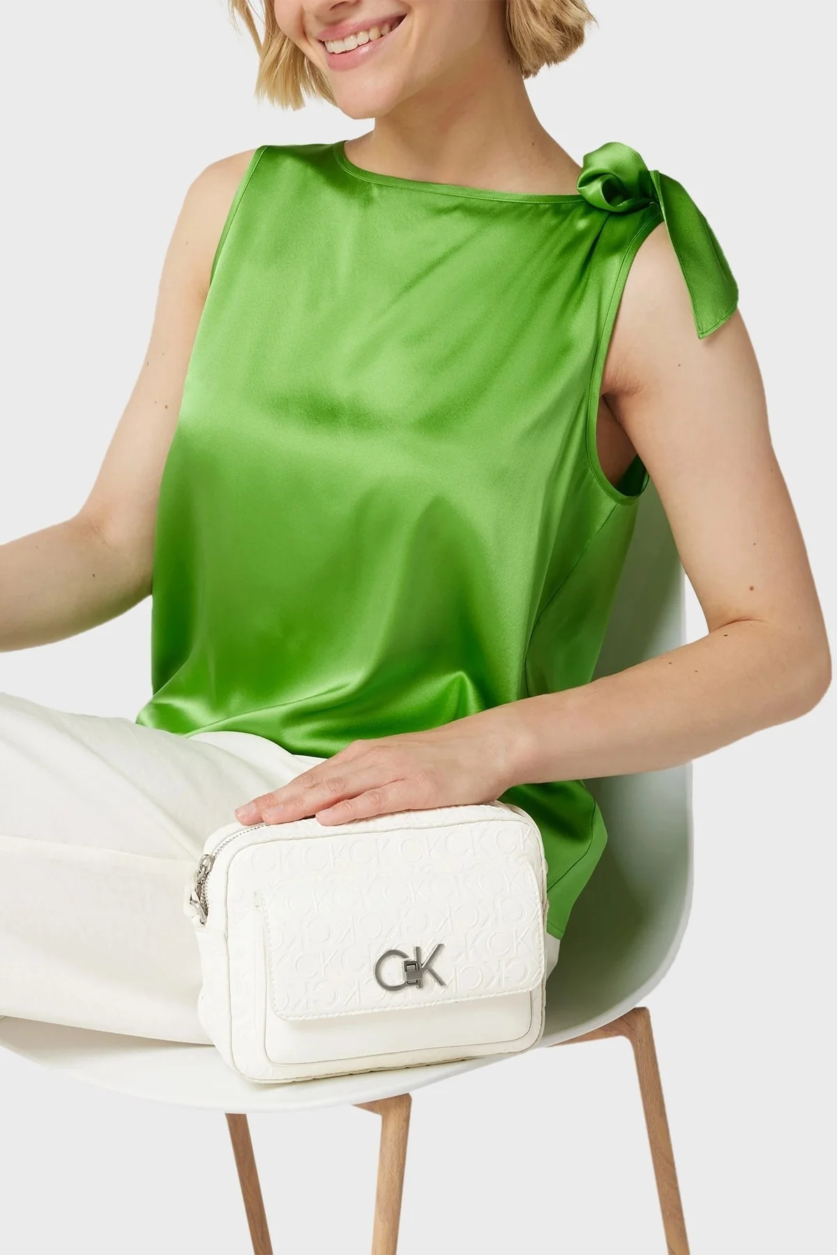 Calvin Klein Logolu Ayarlanabilir Omuz Askılı K60K610921YAL Bayan Çanta K60K610921 YAL BEYAZ - 2