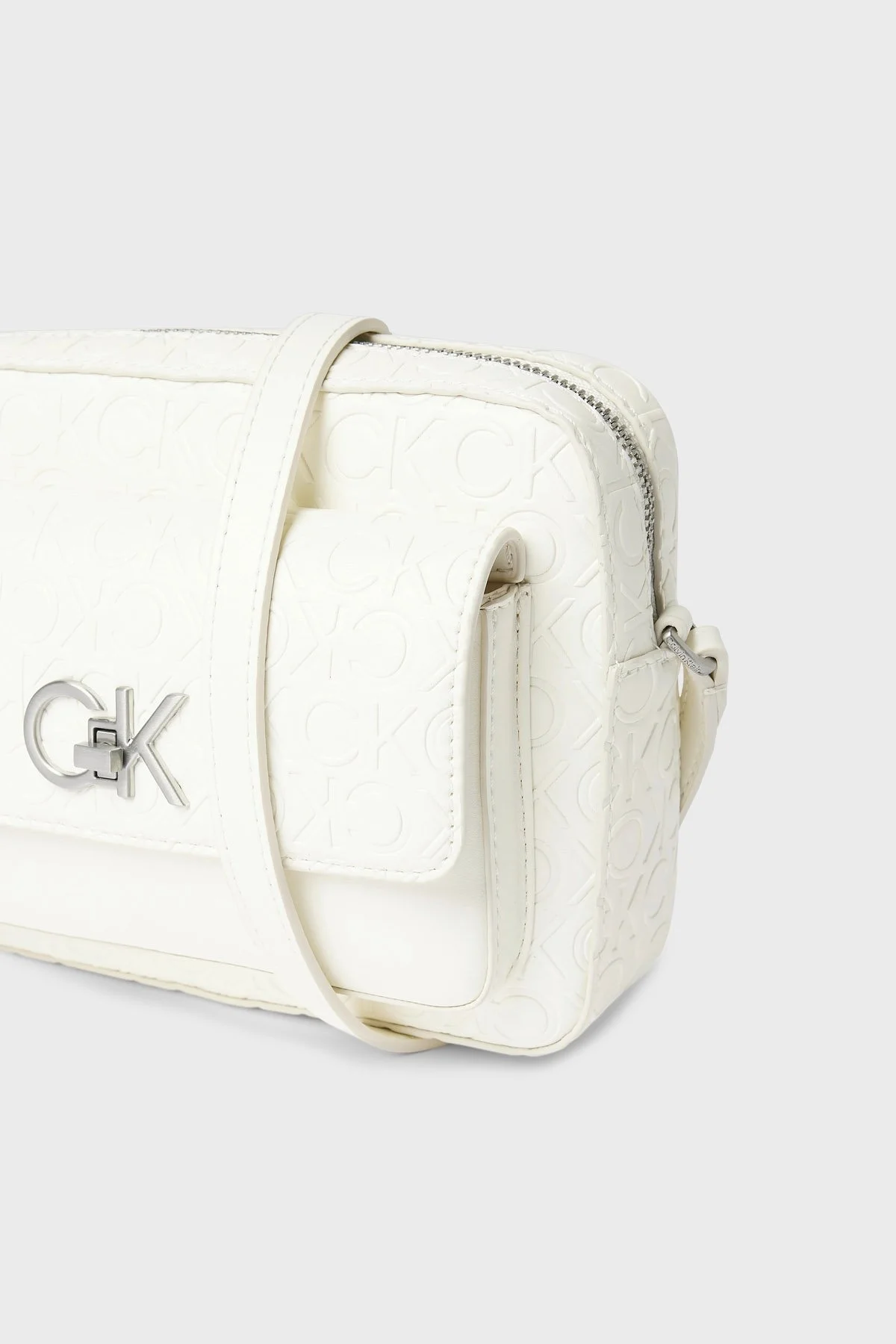 Calvin Klein Logolu Ayarlanabilir Omuz Askılı K60K610921YAL Bayan Çanta K60K610921 YAL BEYAZ - 3